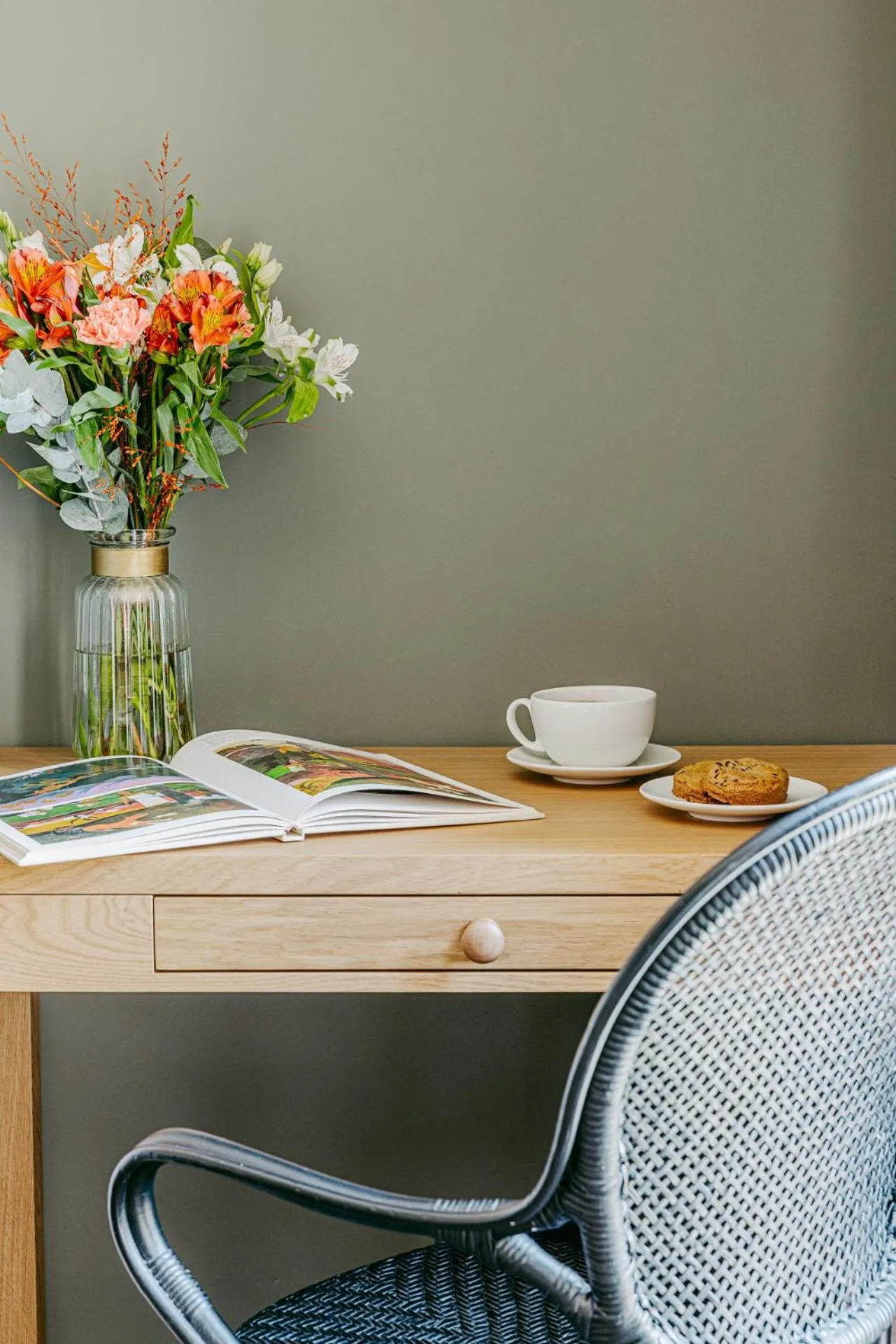 Seating area in Logis de la Cadène