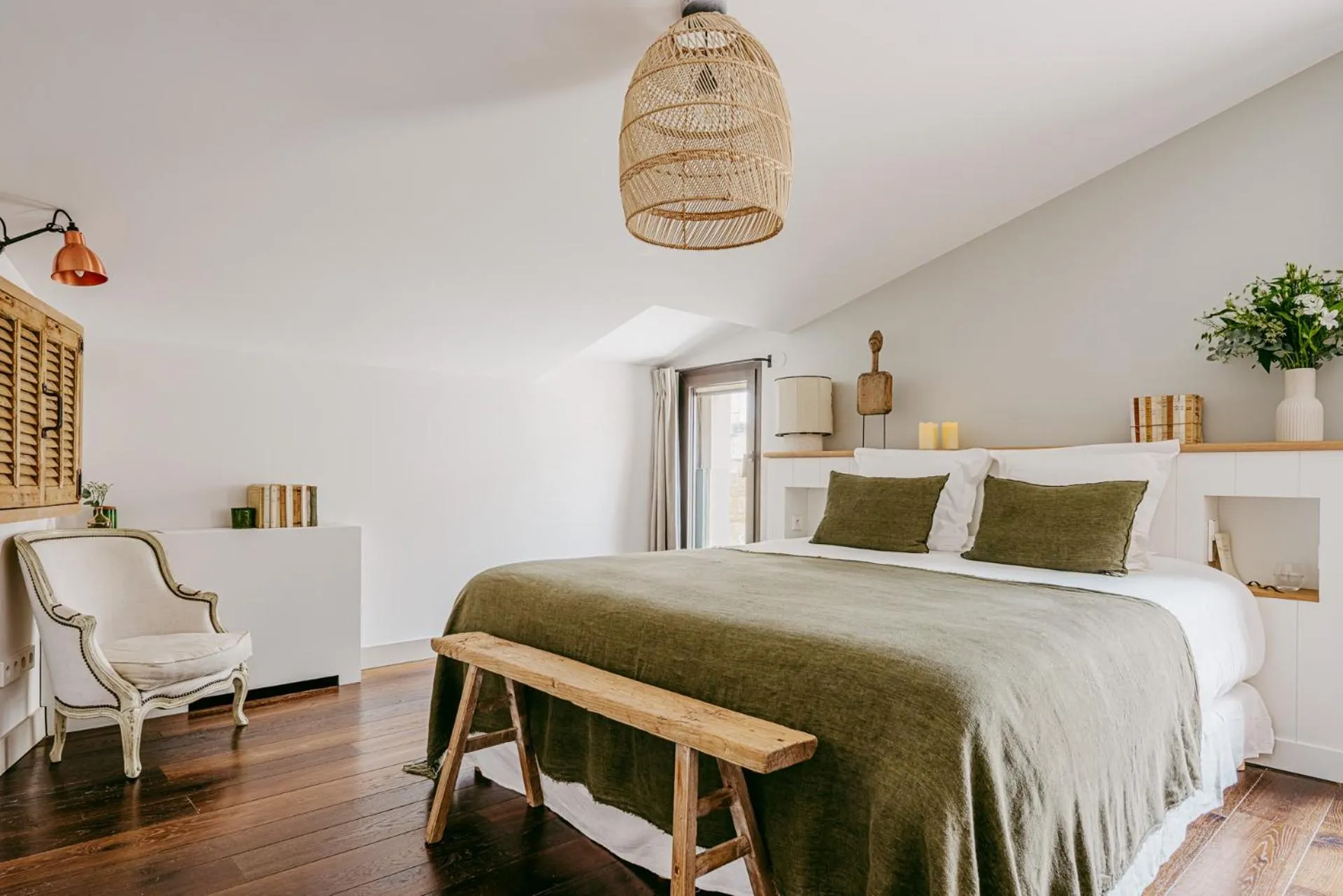 Photo of the whole room, Bed in Logis de la Cadène