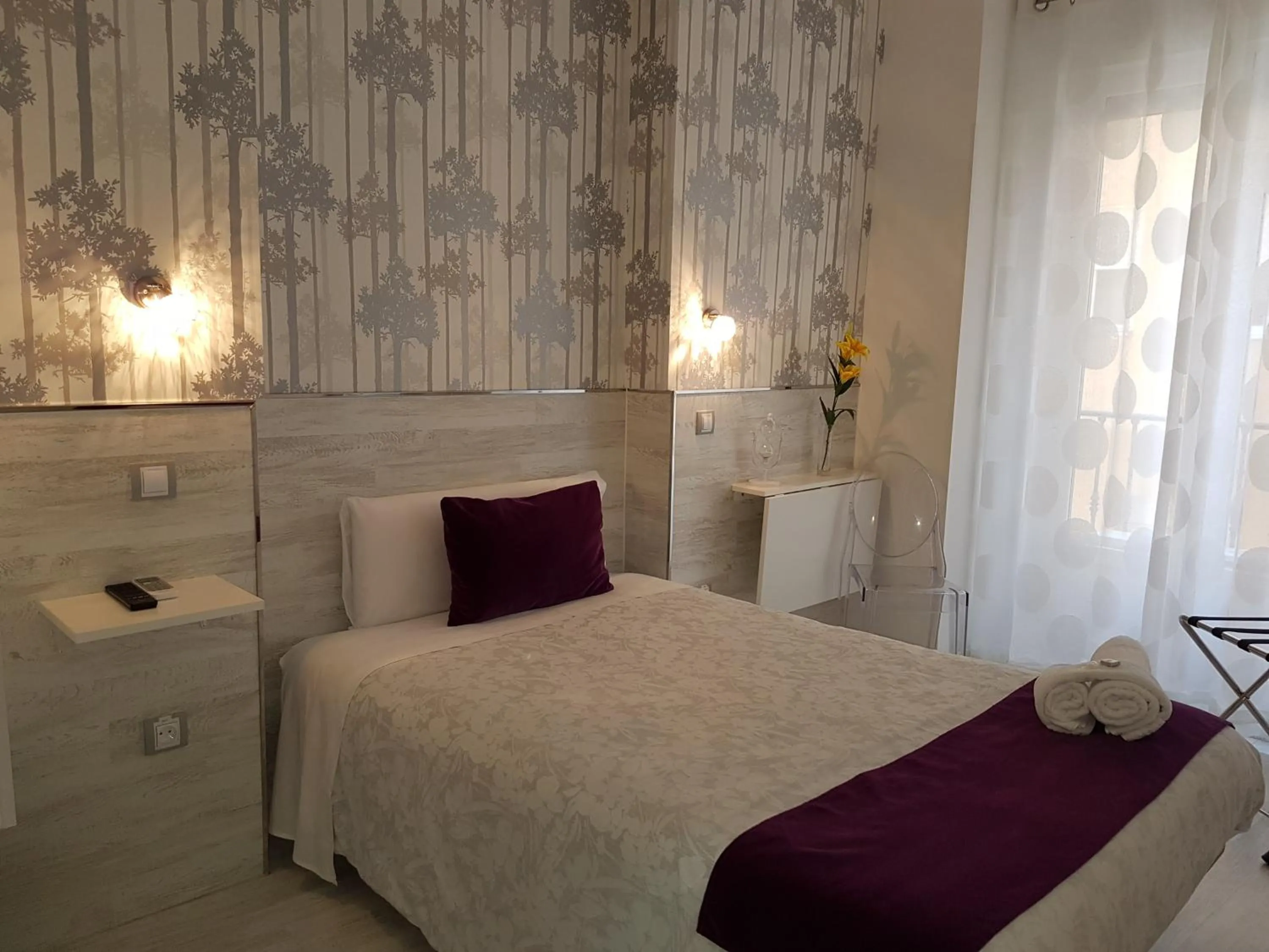 Photo of the whole room, Bed in Hostal Met Madrid