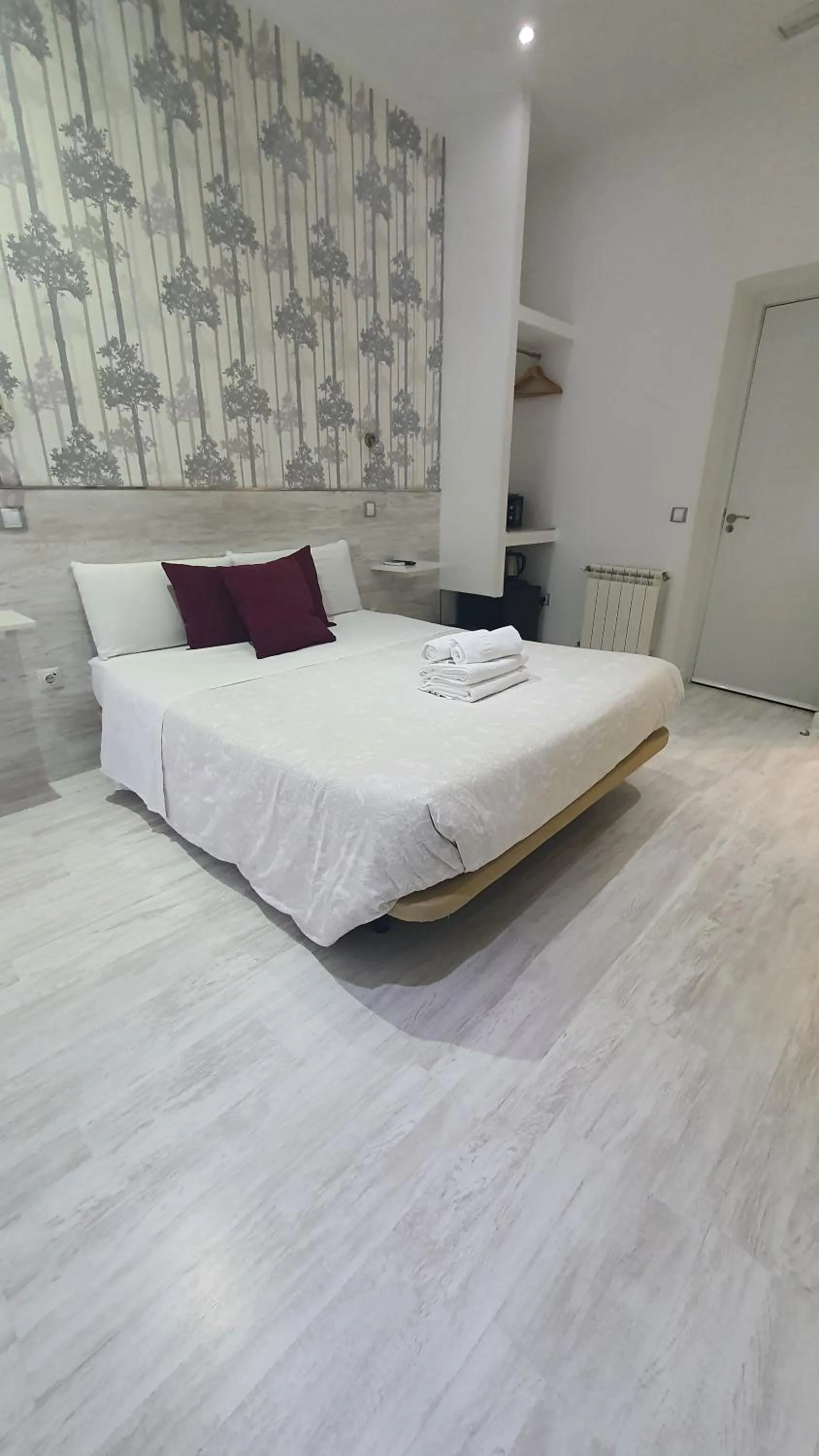 Bed in Hostal Met Madrid