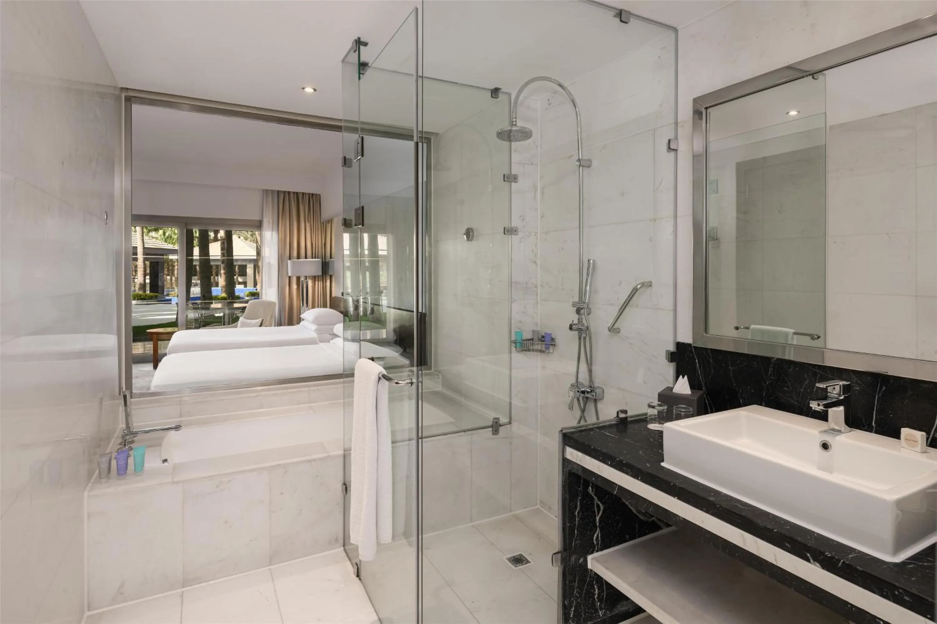 Bathroom in Dusit Thani LakeView Cairo