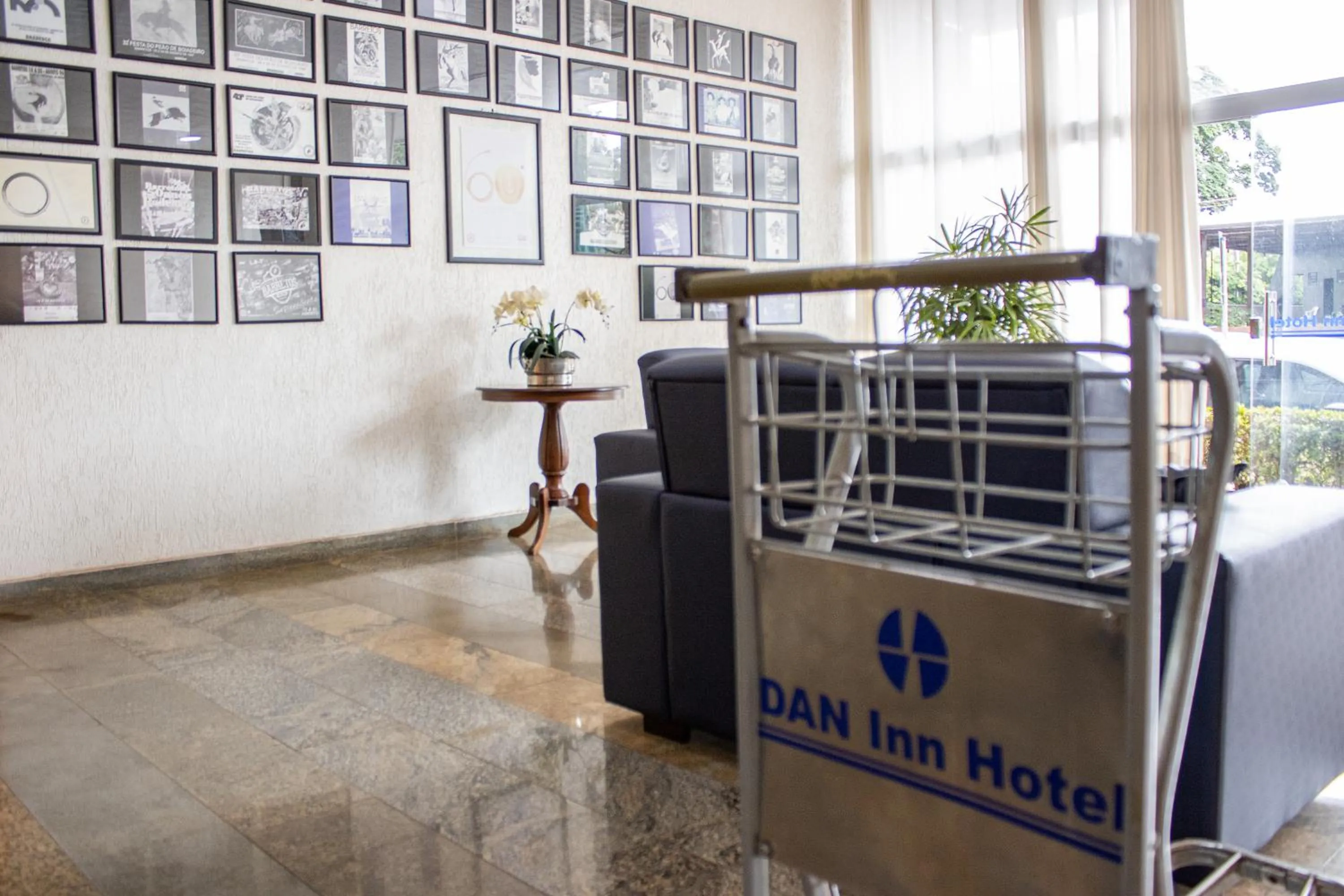 Lobby or reception in Hotel Dan Inn Barretos by Nacional Inn