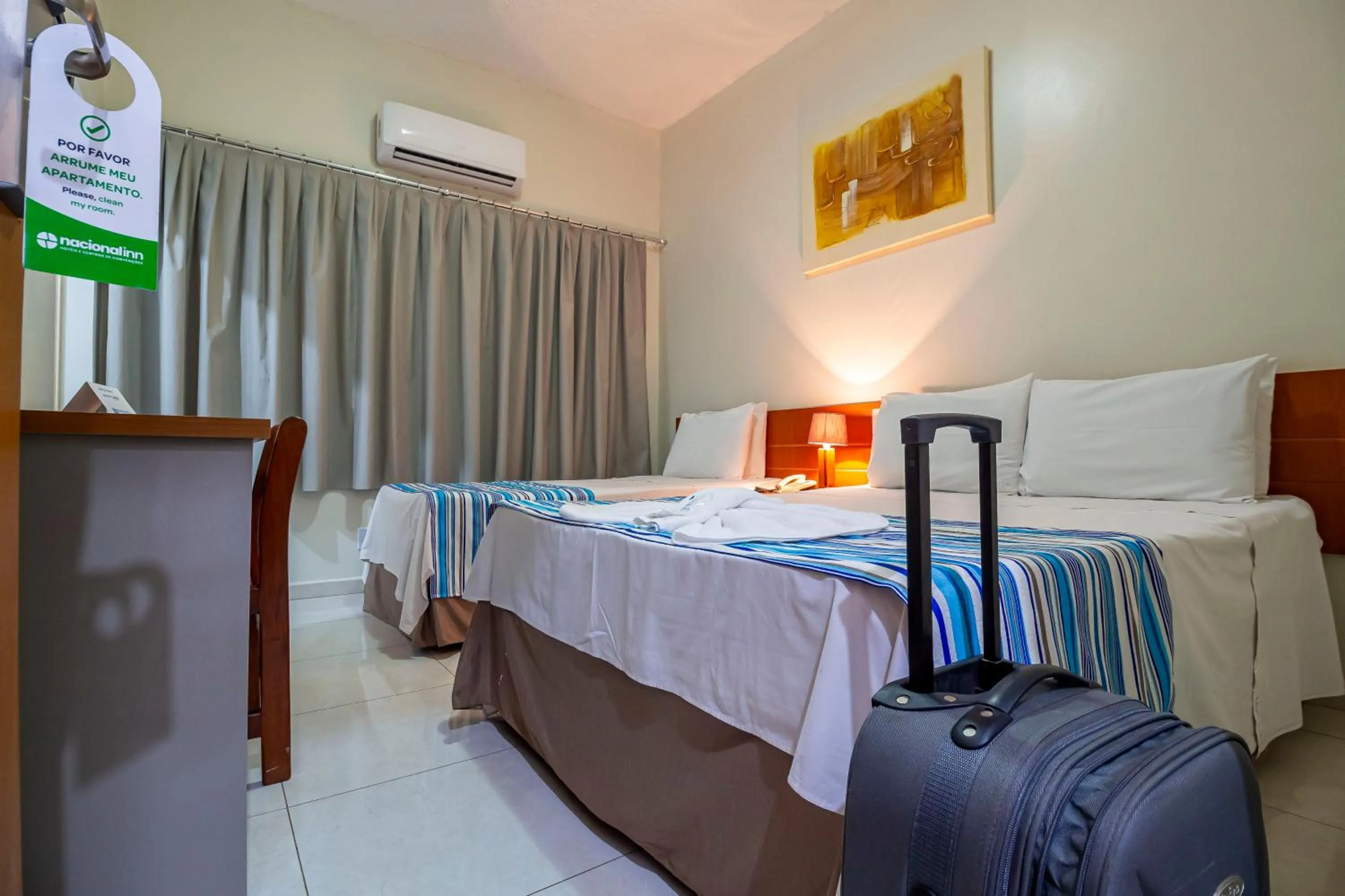 Photo of the whole room, Bed in Hotel Dan Inn Barretos by Nacional Inn