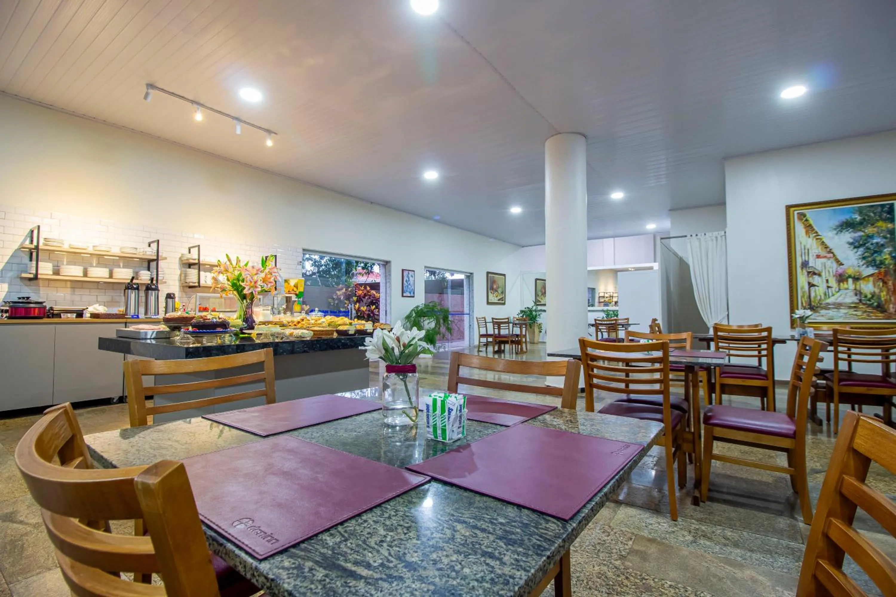 Restaurant/places to eat in Hotel Dan Inn Barretos by Nacional Inn