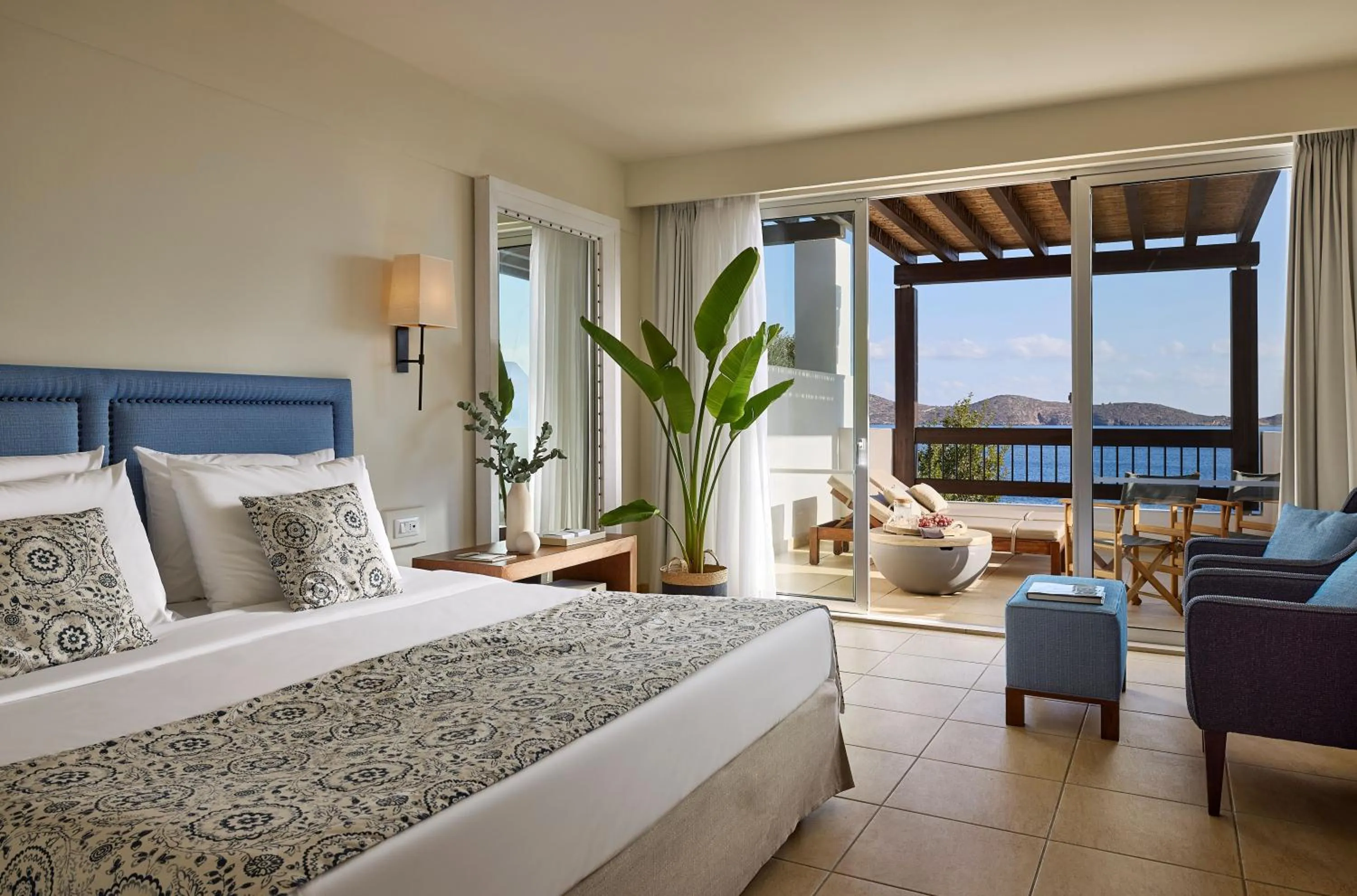 Bedroom, Bed in Aquila Elounda Village Resort, Suites & Spa
