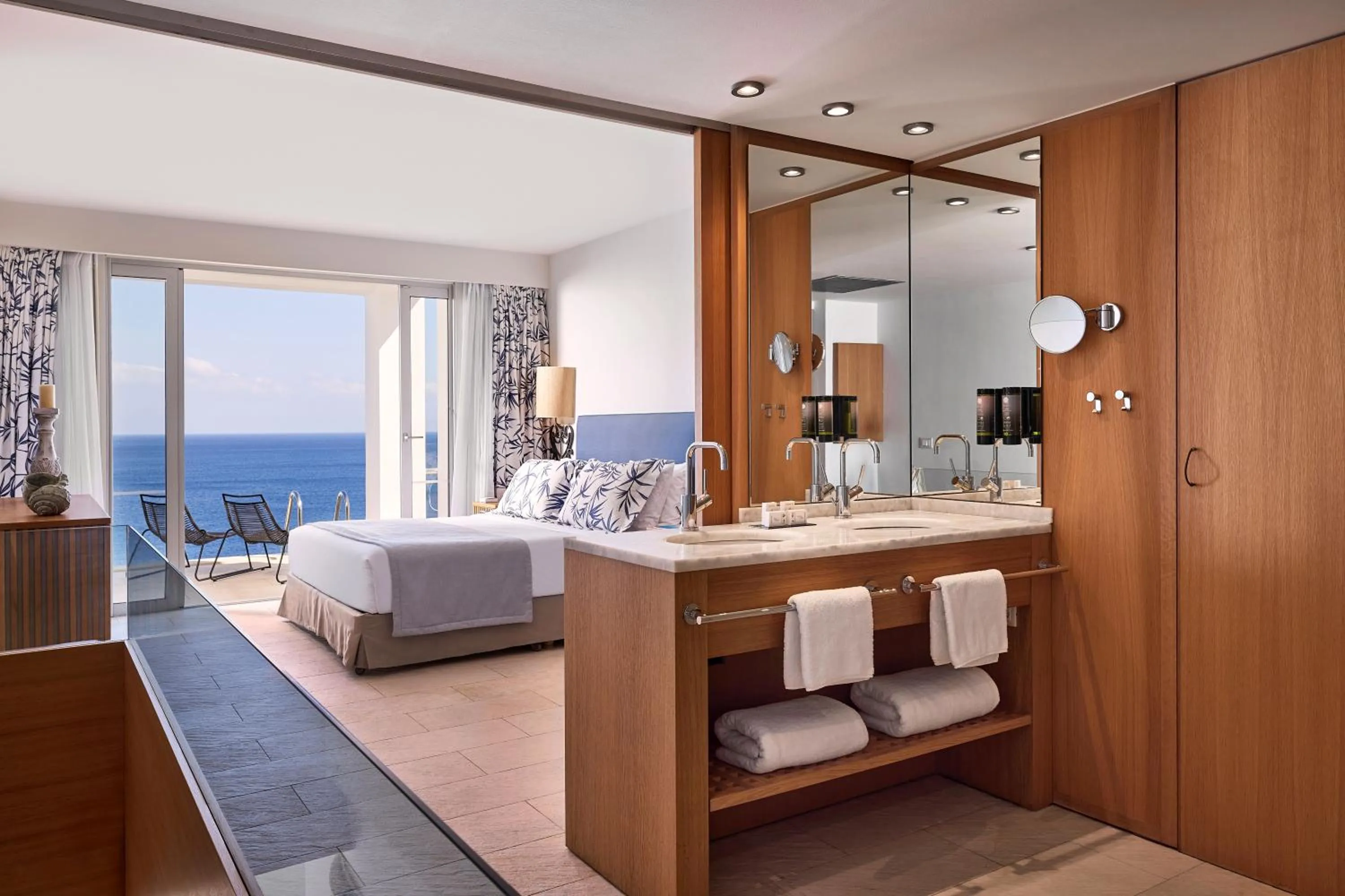Bedroom, Bed in Aquila Elounda Village Resort, Suites & Spa