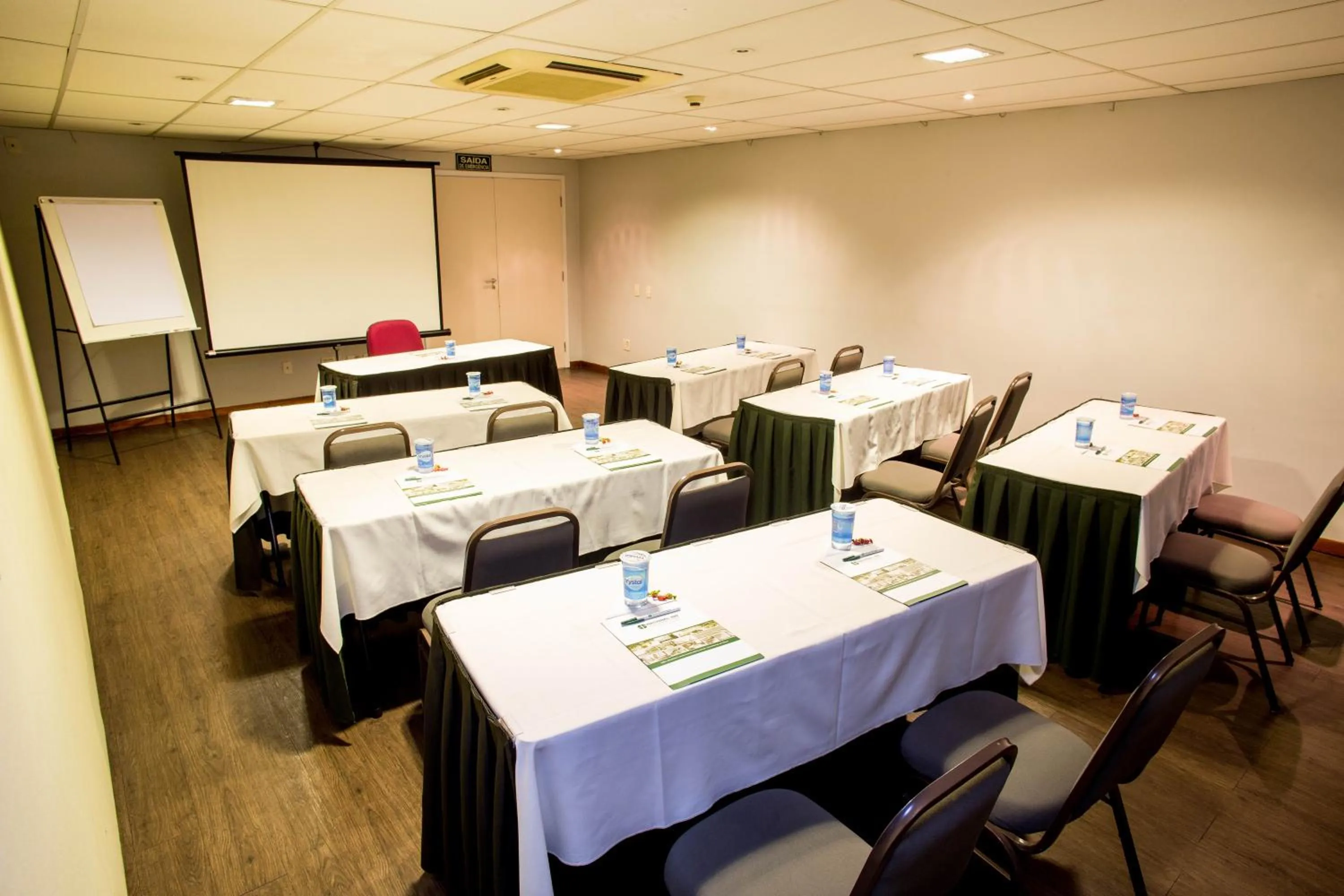 Meeting/conference room in Hotel Golden Park Campinas Viracopos By Nacional Inn