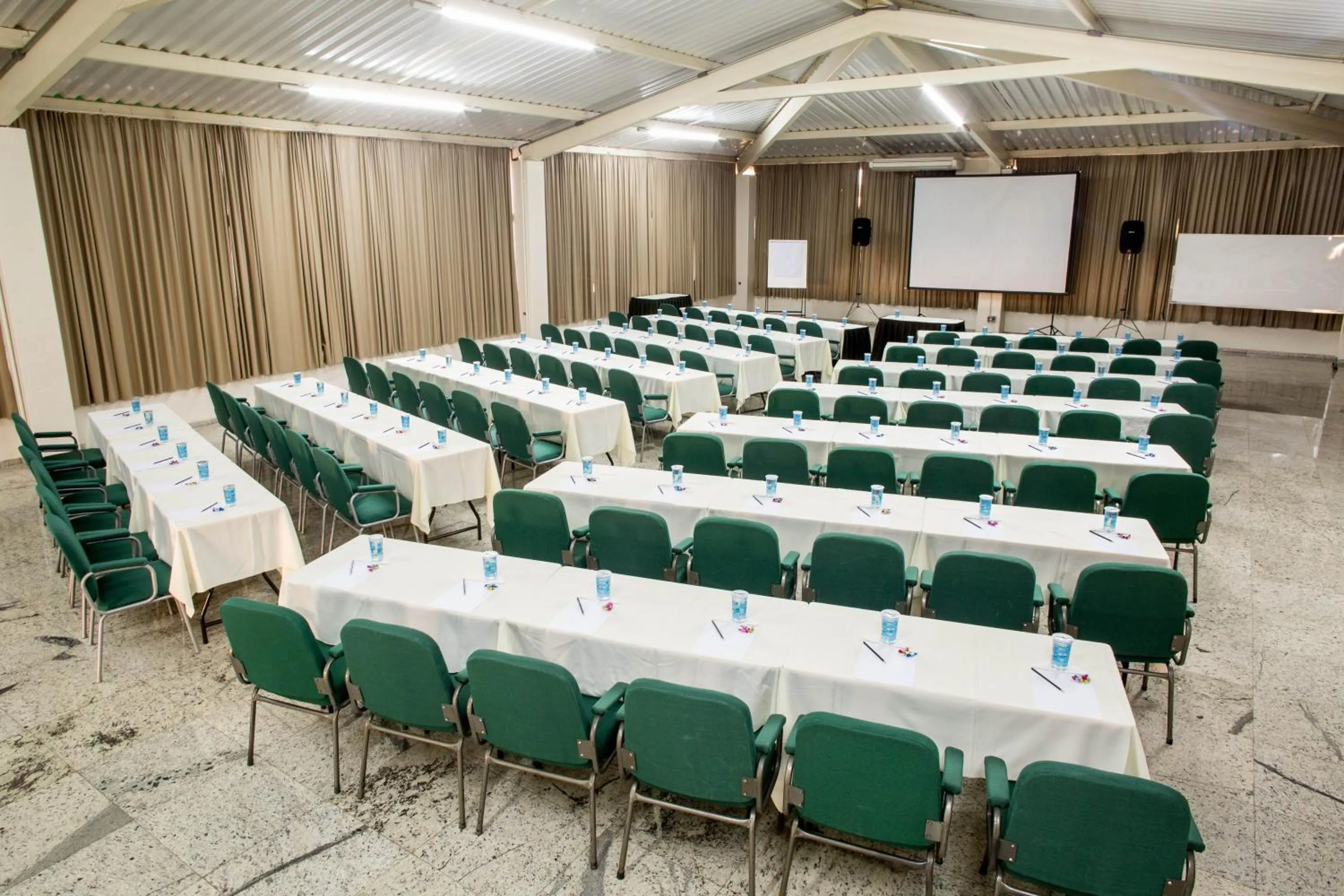 Meeting/conference room in Hotel Golden Park Campinas Viracopos By Nacional Inn