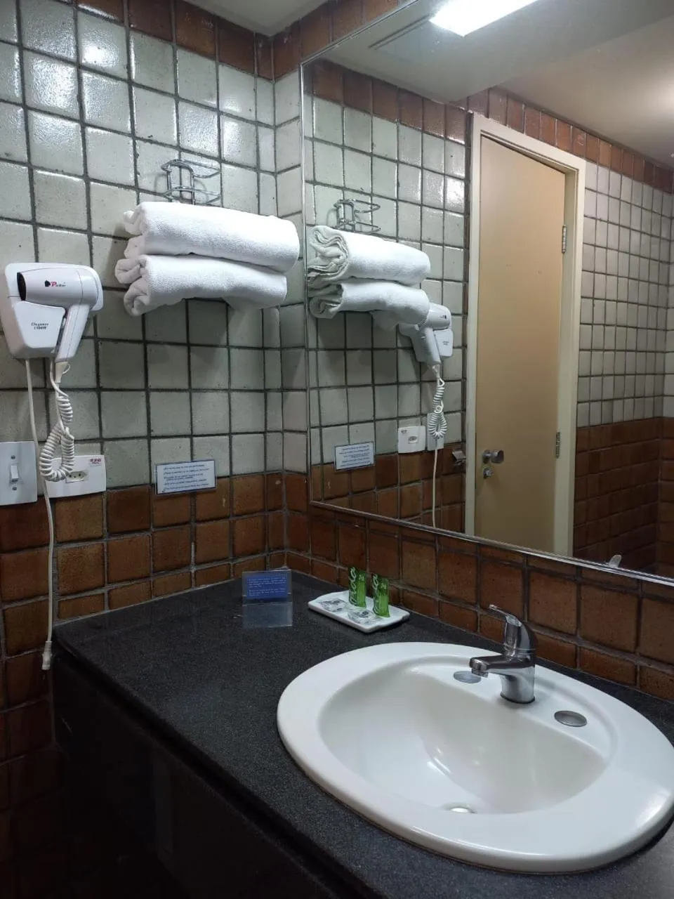 Bathroom in Hotel Dan Inn Mar Piedade - Grande Recife By Nacional Inn