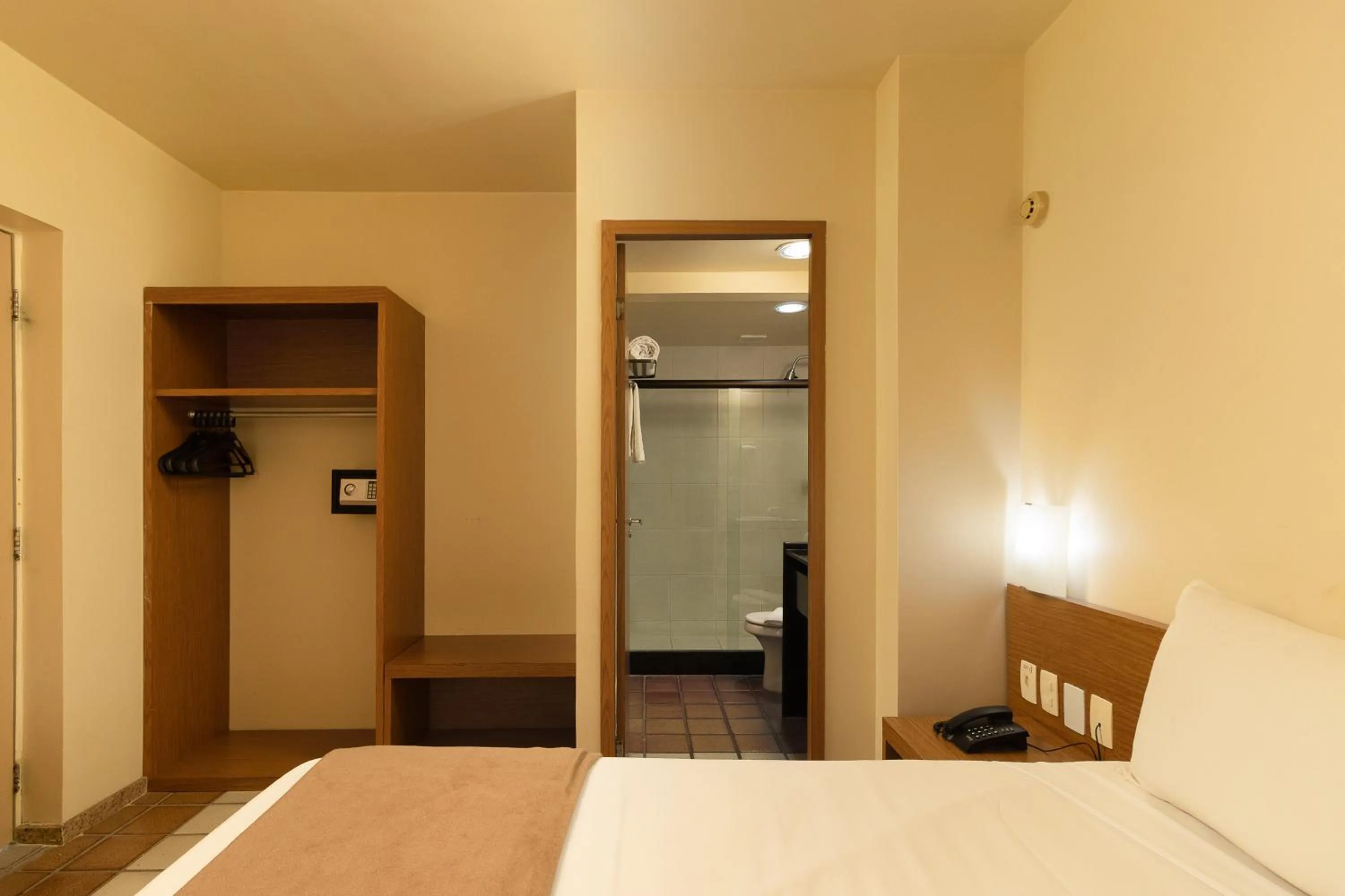 Bedroom, Bed in Hotel Dan Inn Mar Piedade - Grande Recife By Nacional Inn