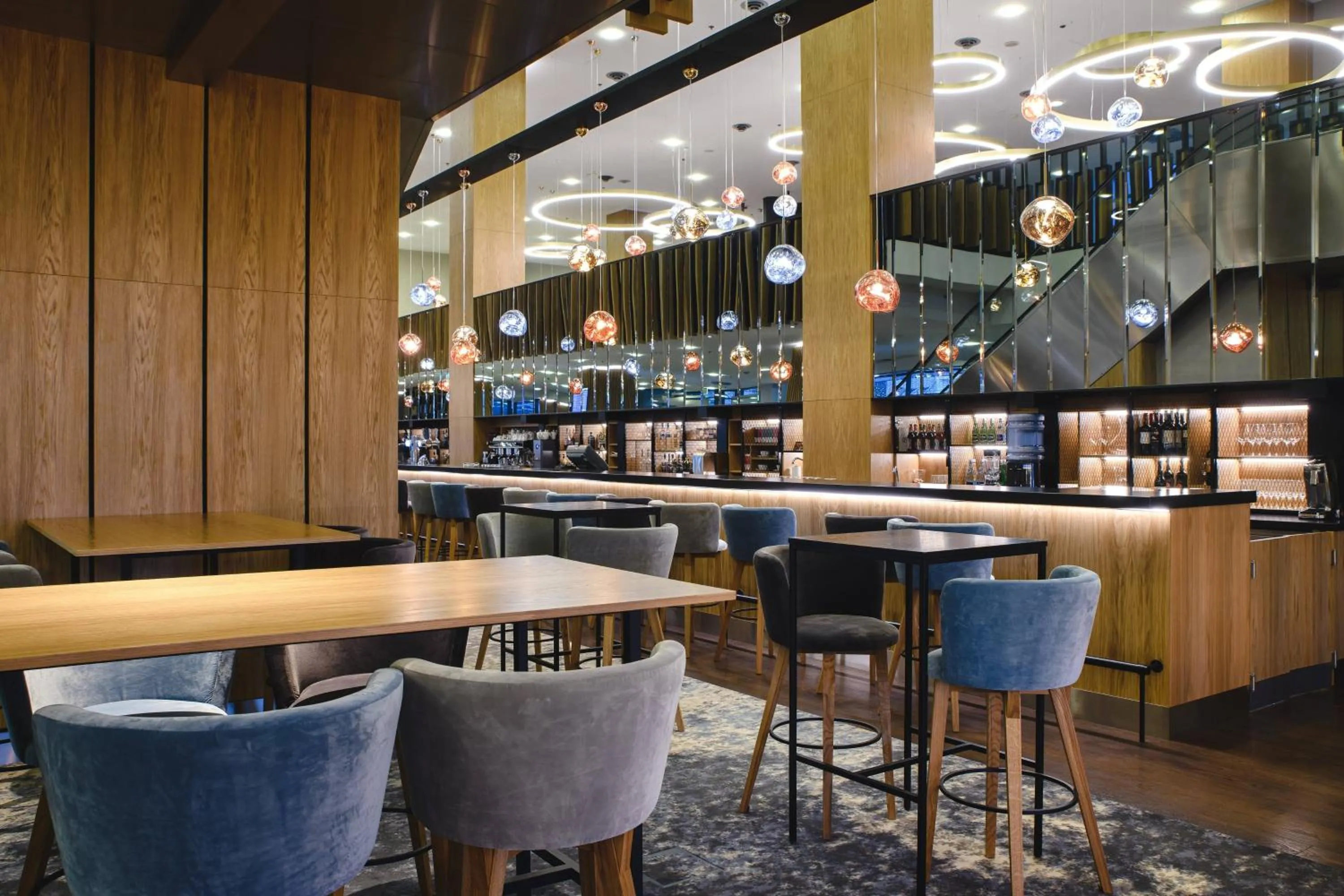 Lobby or reception in Courtyard by Marriott Warsaw Airport