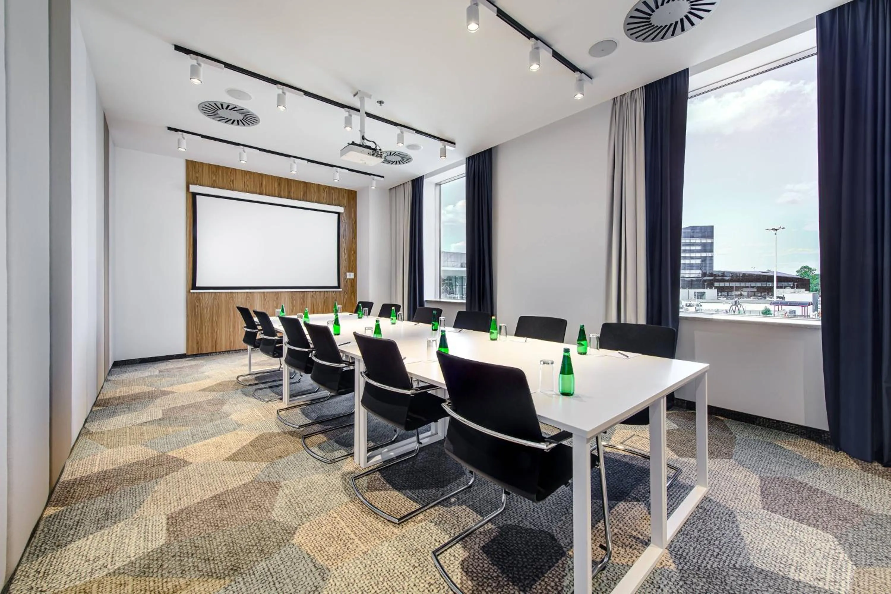 Meeting/conference room in Courtyard by Marriott Warsaw Airport