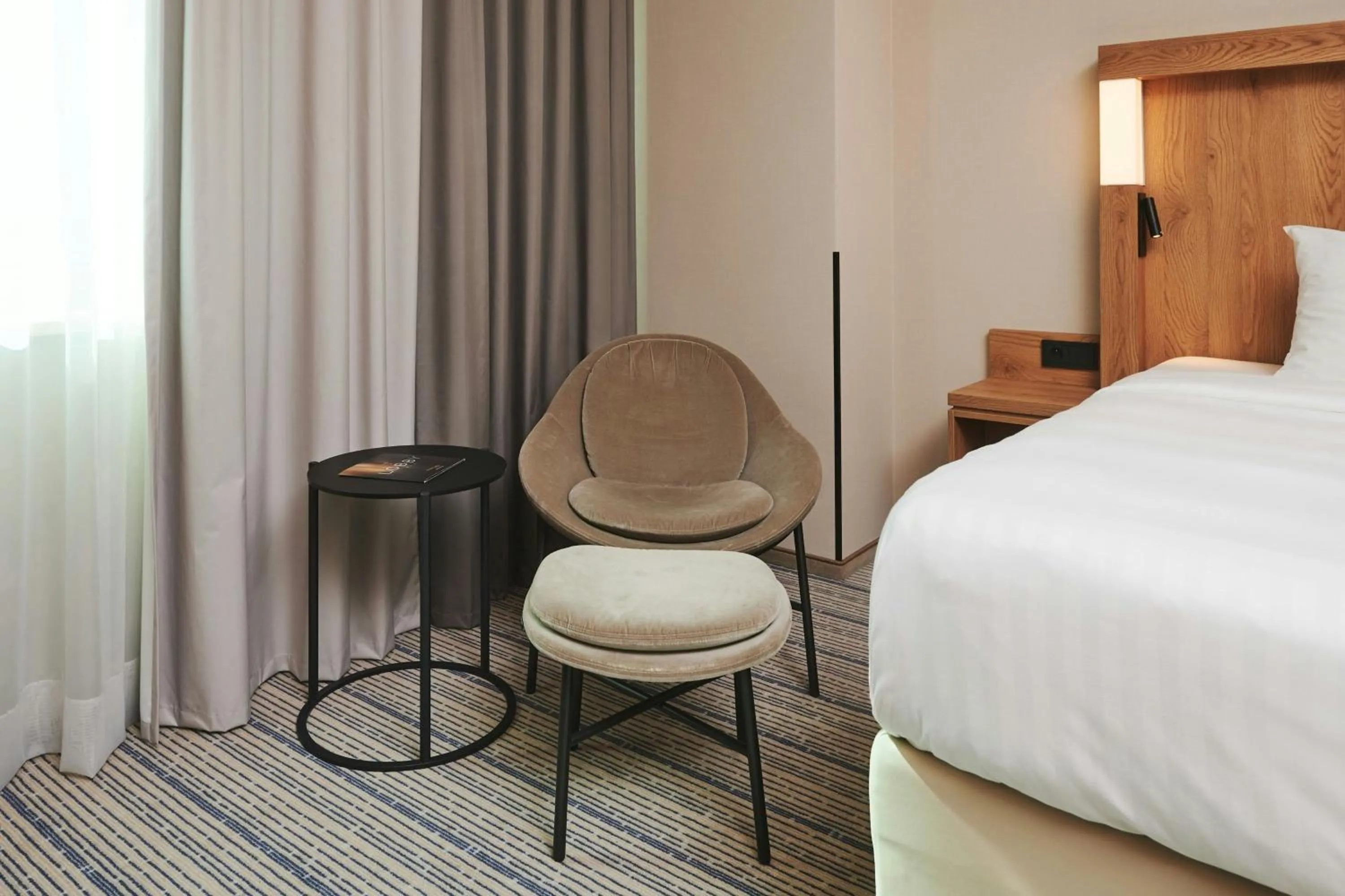 Photo of the whole room, Bed in Courtyard by Marriott Warsaw Airport