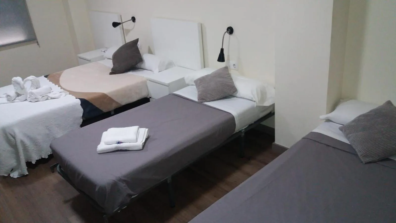 group of guests, Bed in Europa House Village