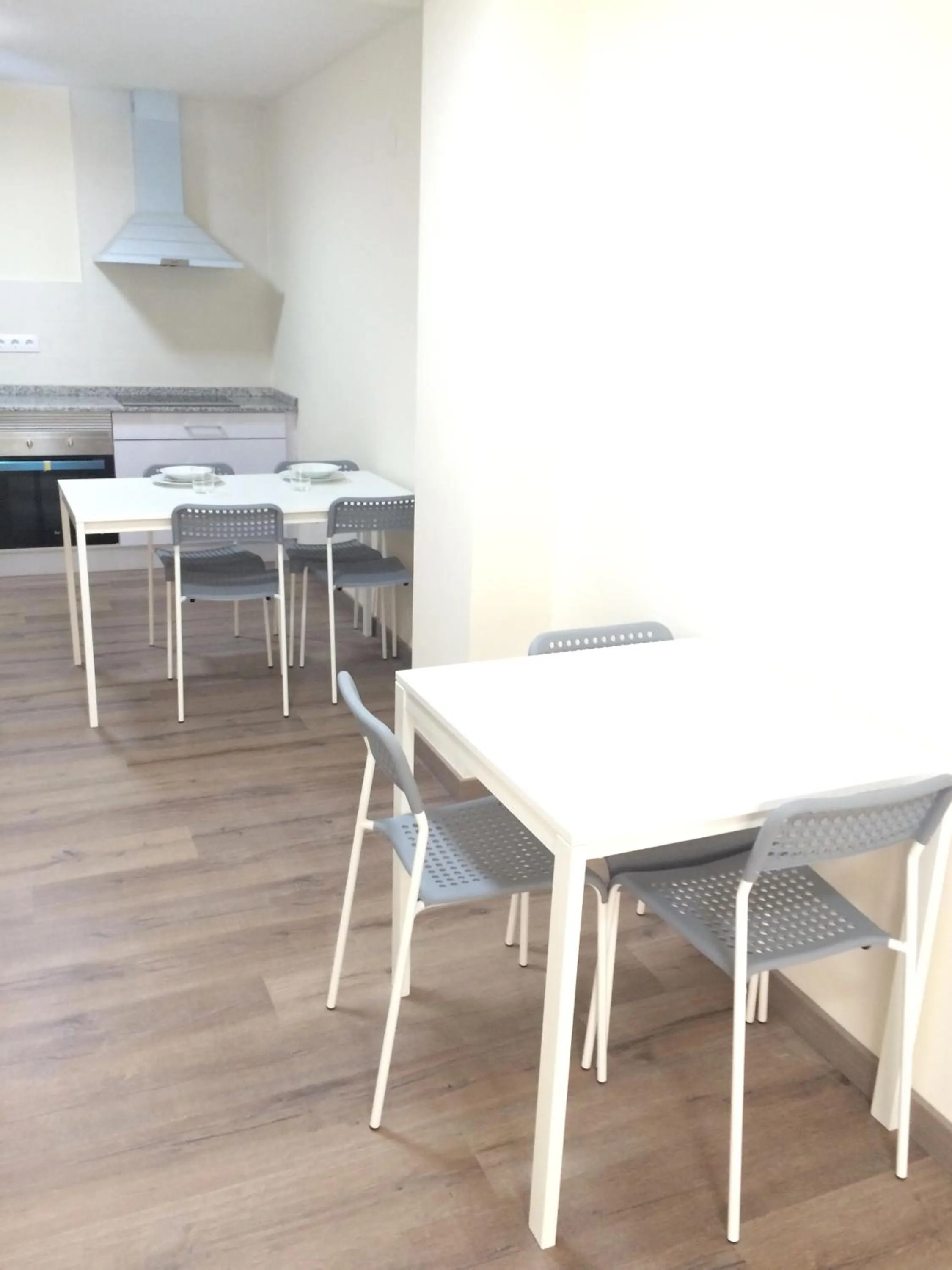 Restaurant/places to eat in Europa House Village