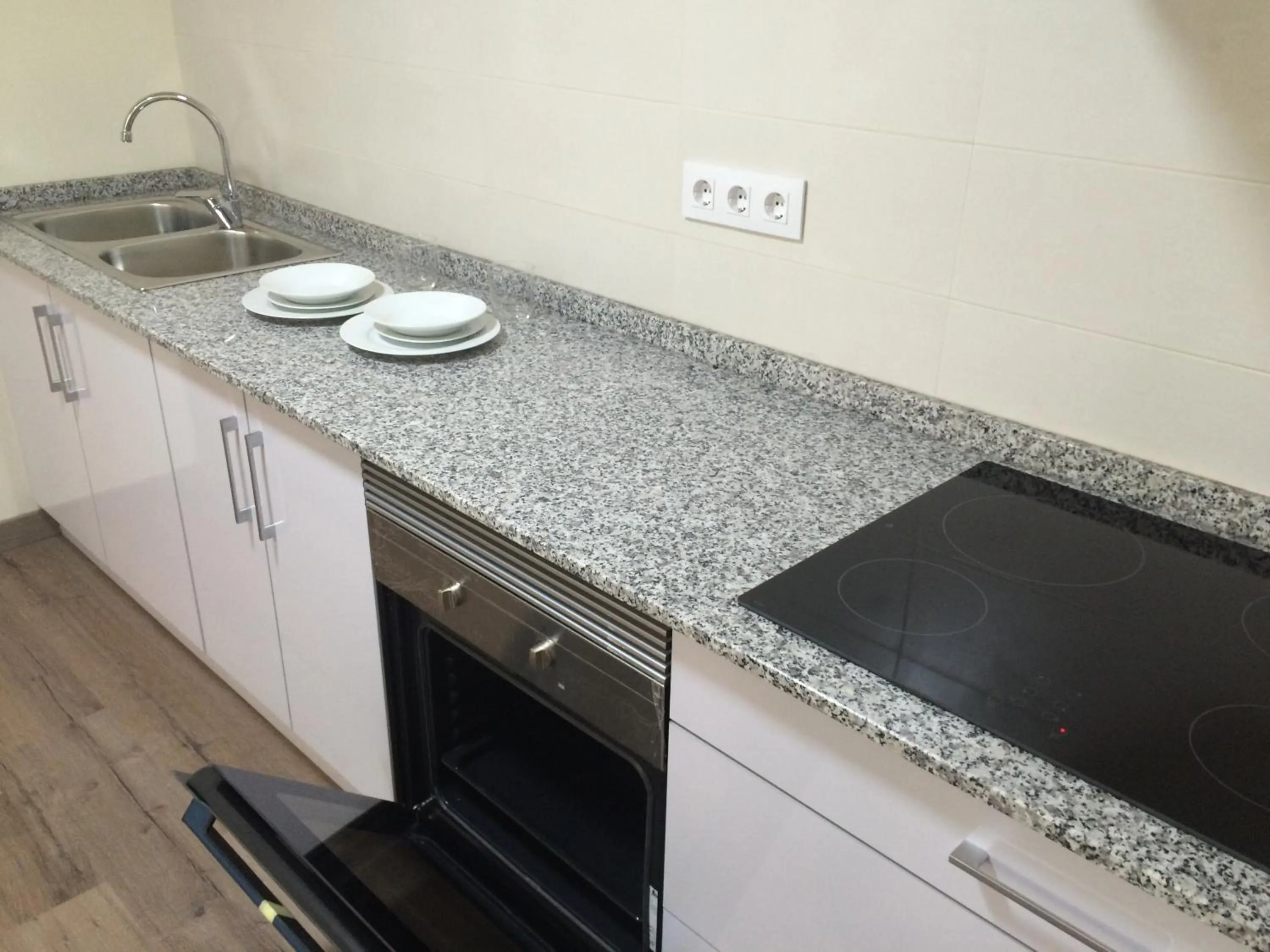 Kitchen or kitchenette in Europa House Village