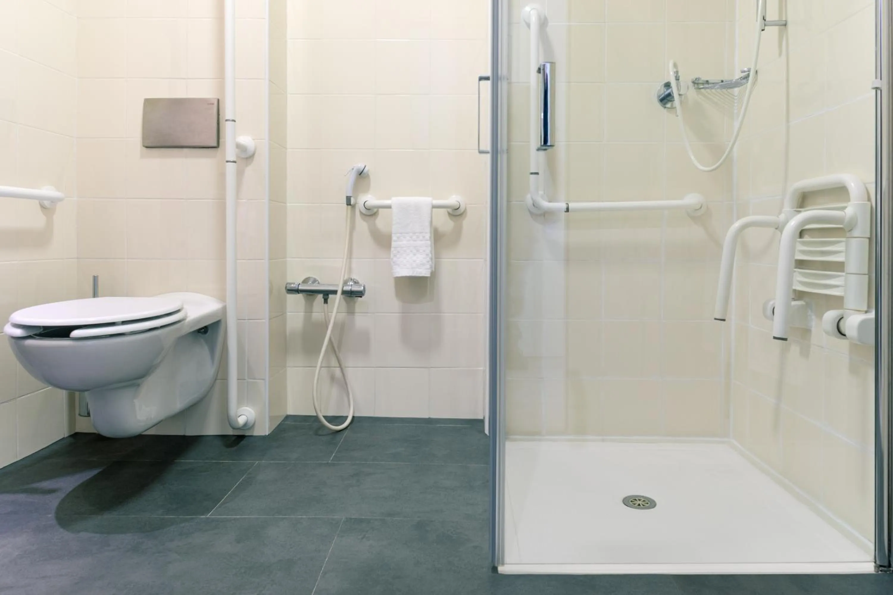 Facility for disabled guests in MICHELINO 75 by the Sydney Hotel