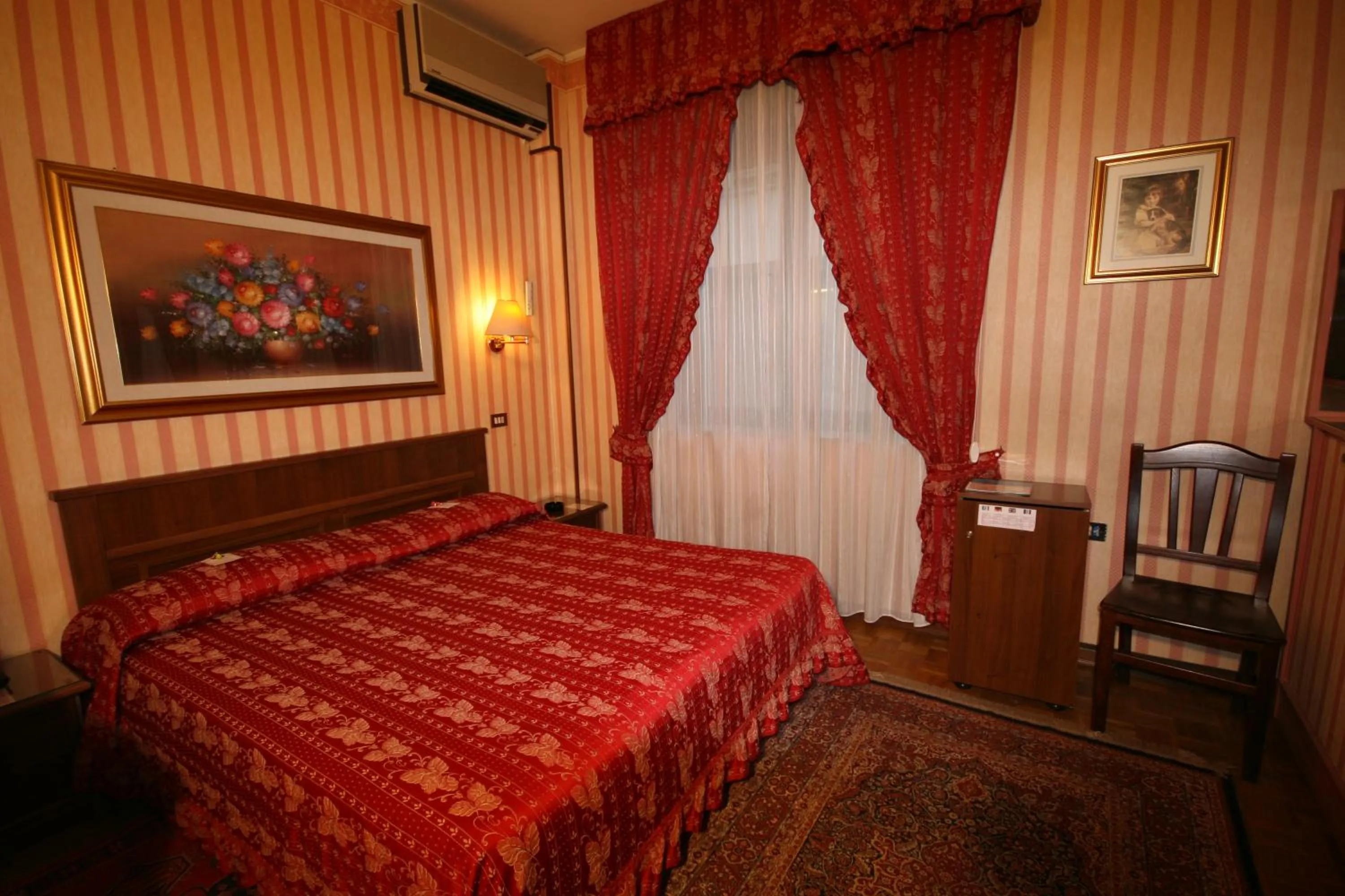 Bed in Hotel Italia City Center