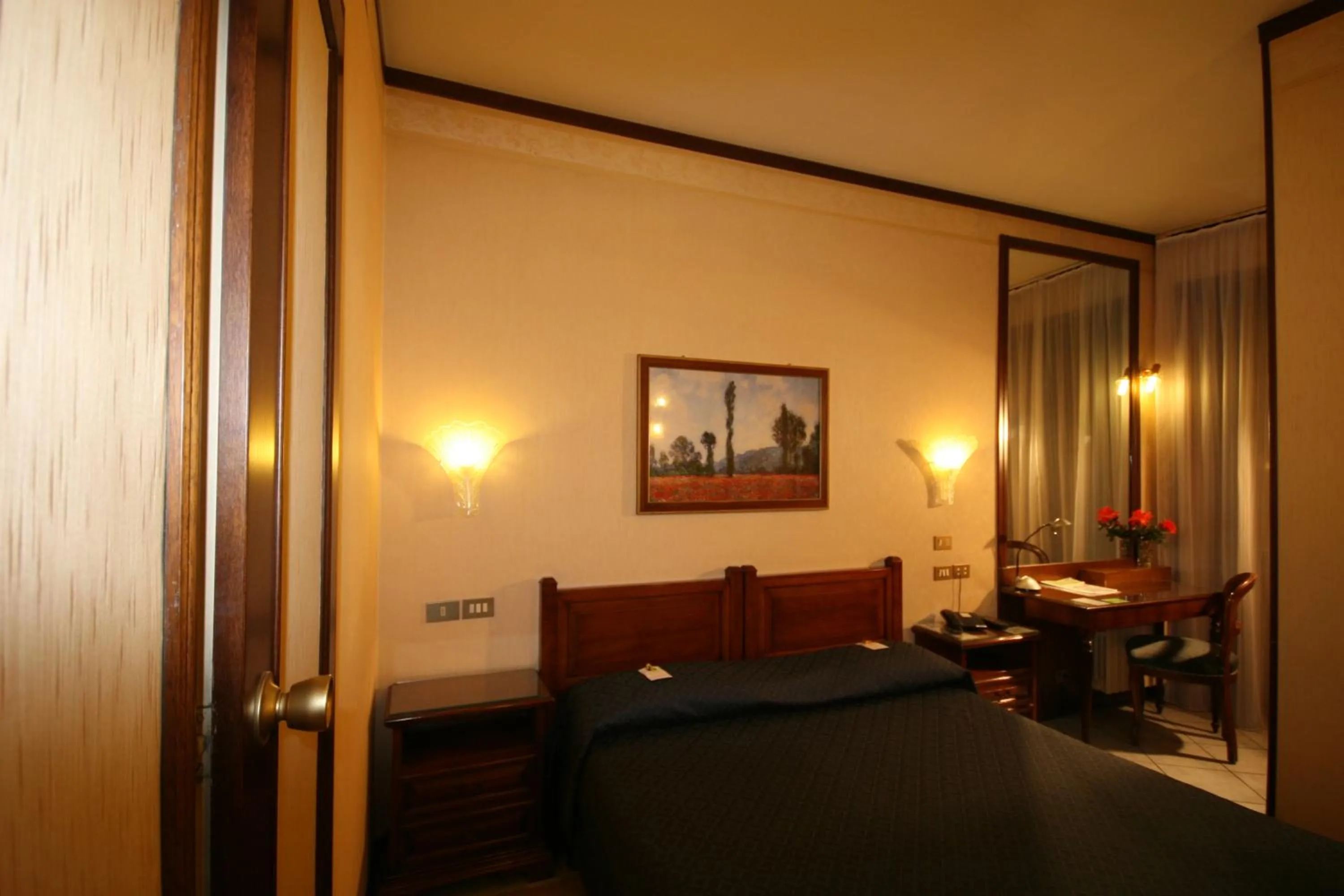 Bedroom, Bed in Hotel Italia City Center