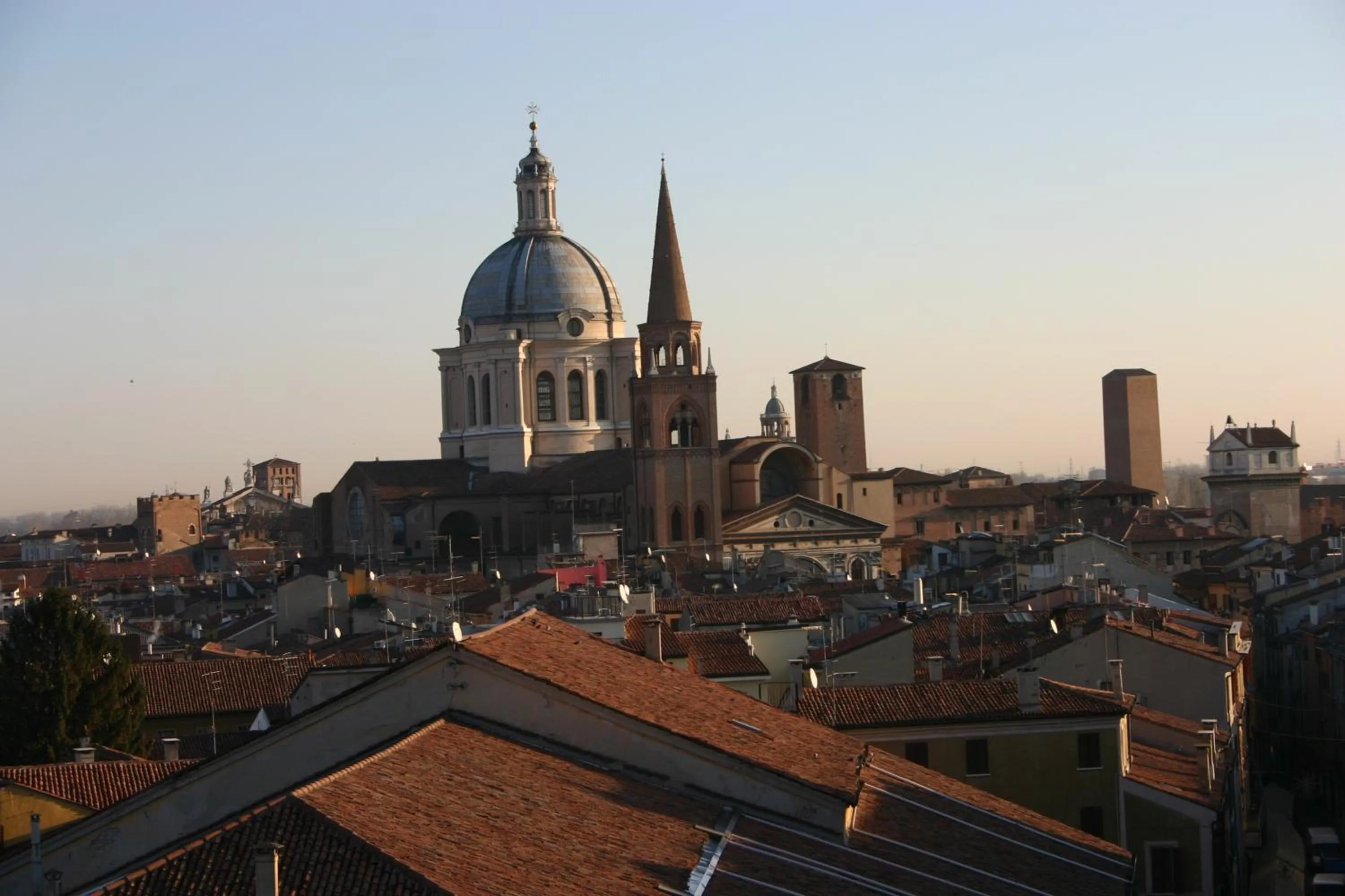 Nearby landmark in Hotel Italia City Center