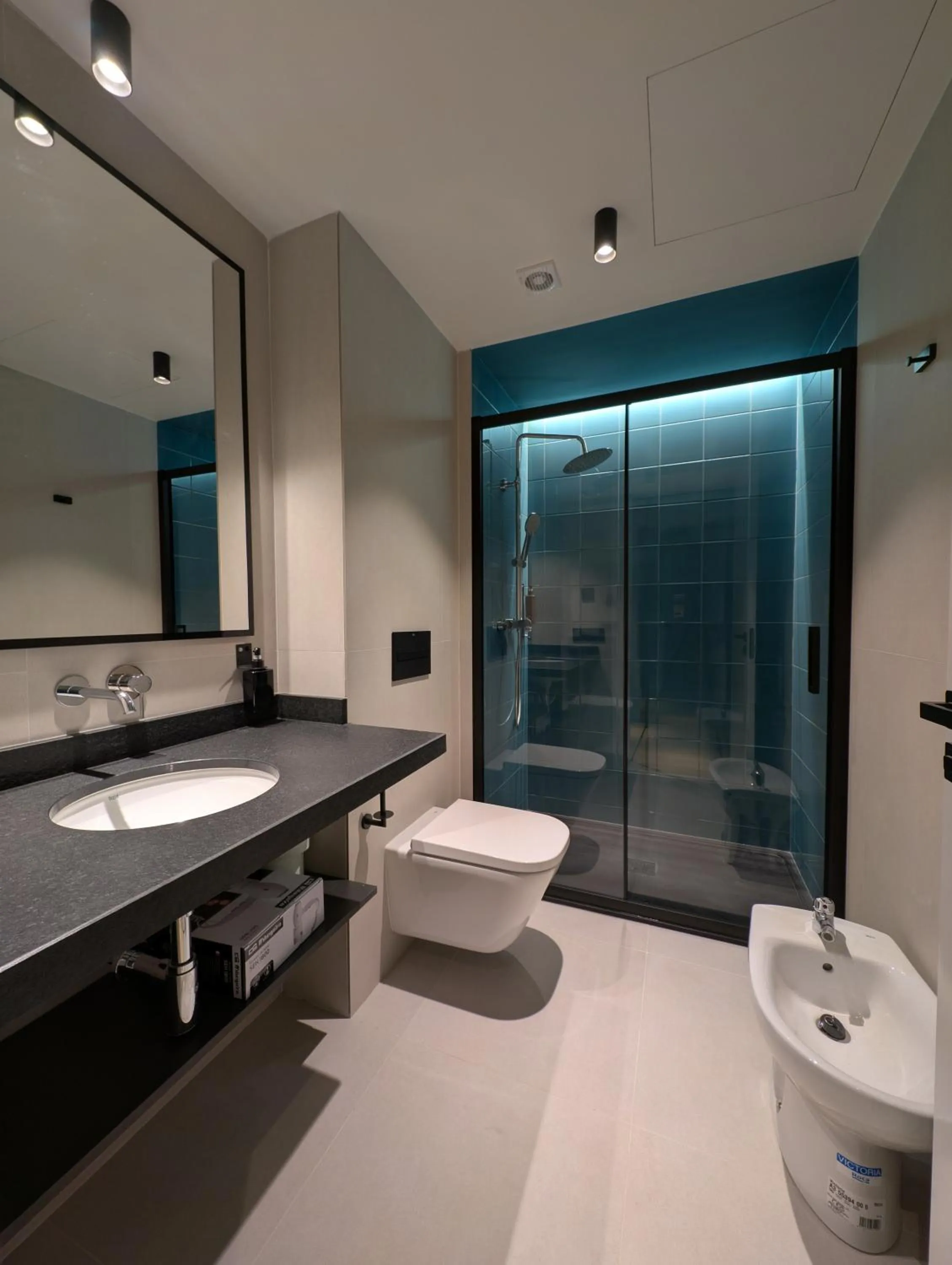 Shower in Posada Doña Urraca