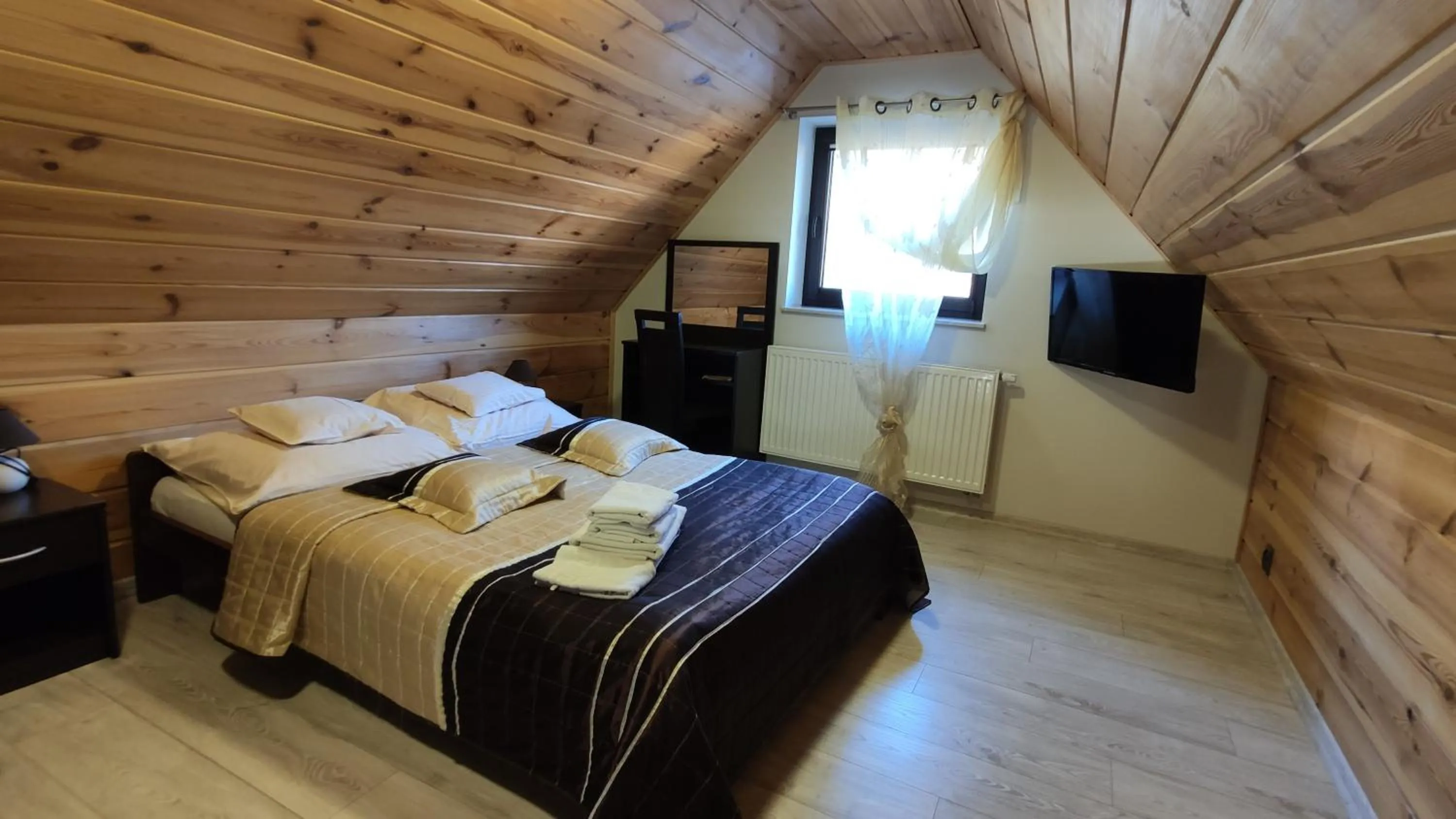 Bed in Willa Amaretto