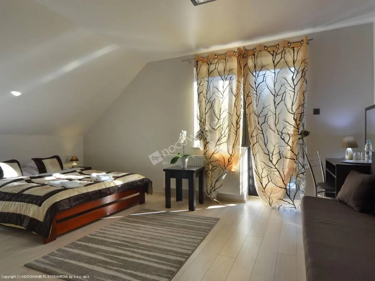 Photo of the whole room, Bed in Willa Amaretto