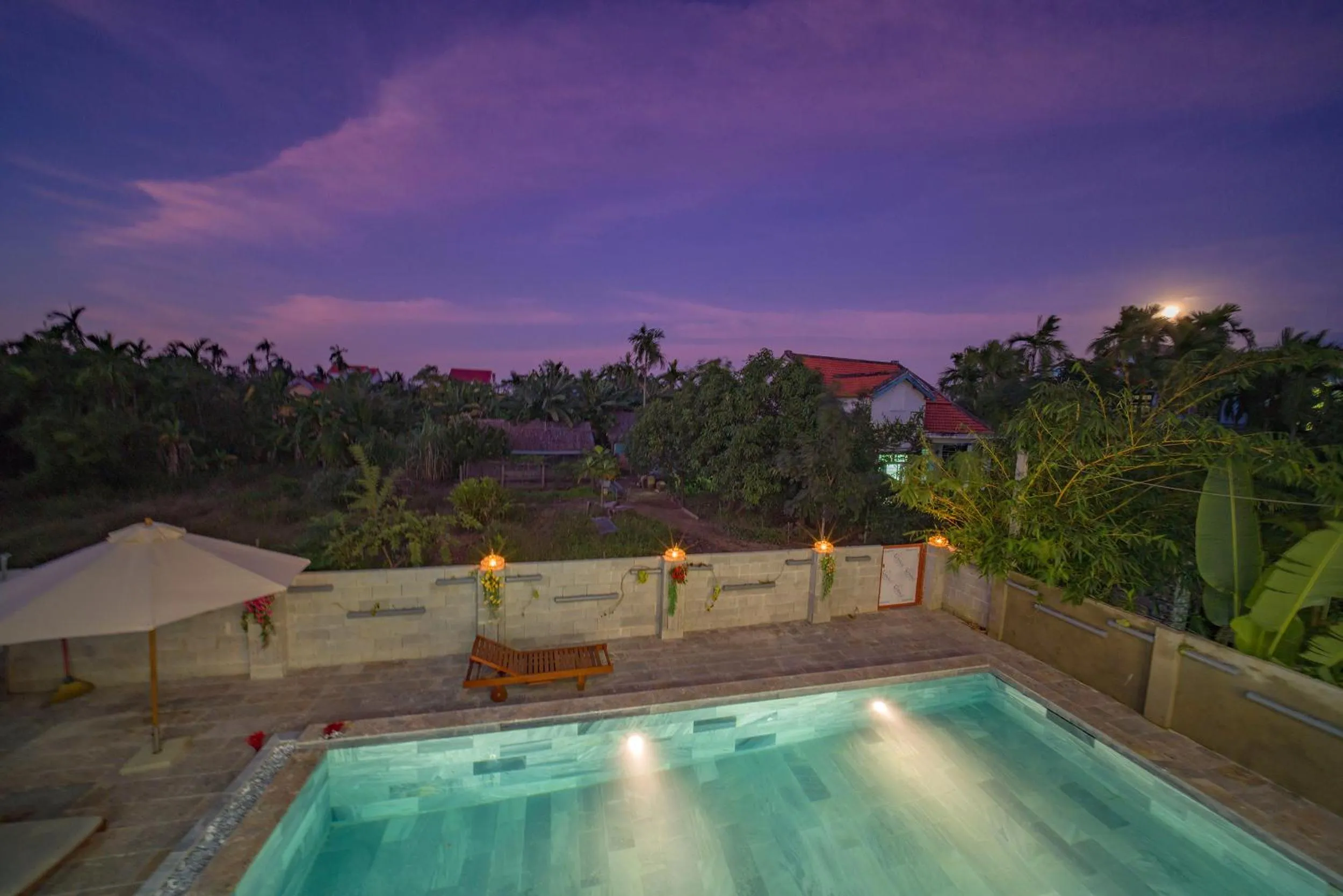 Swimming pool in Herbal Tea Homestay