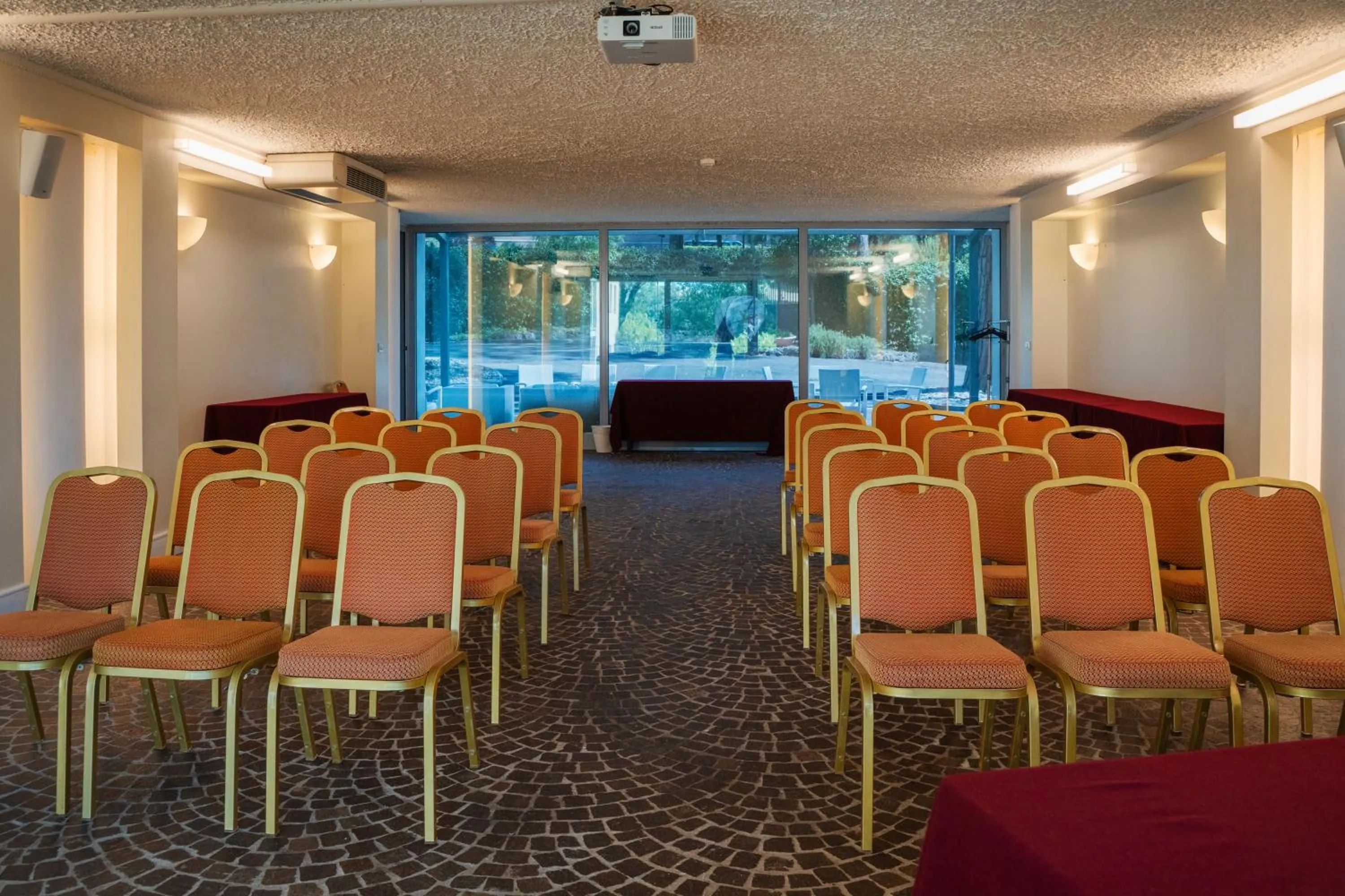 Business facilities in Hotel Villa Maria Regina