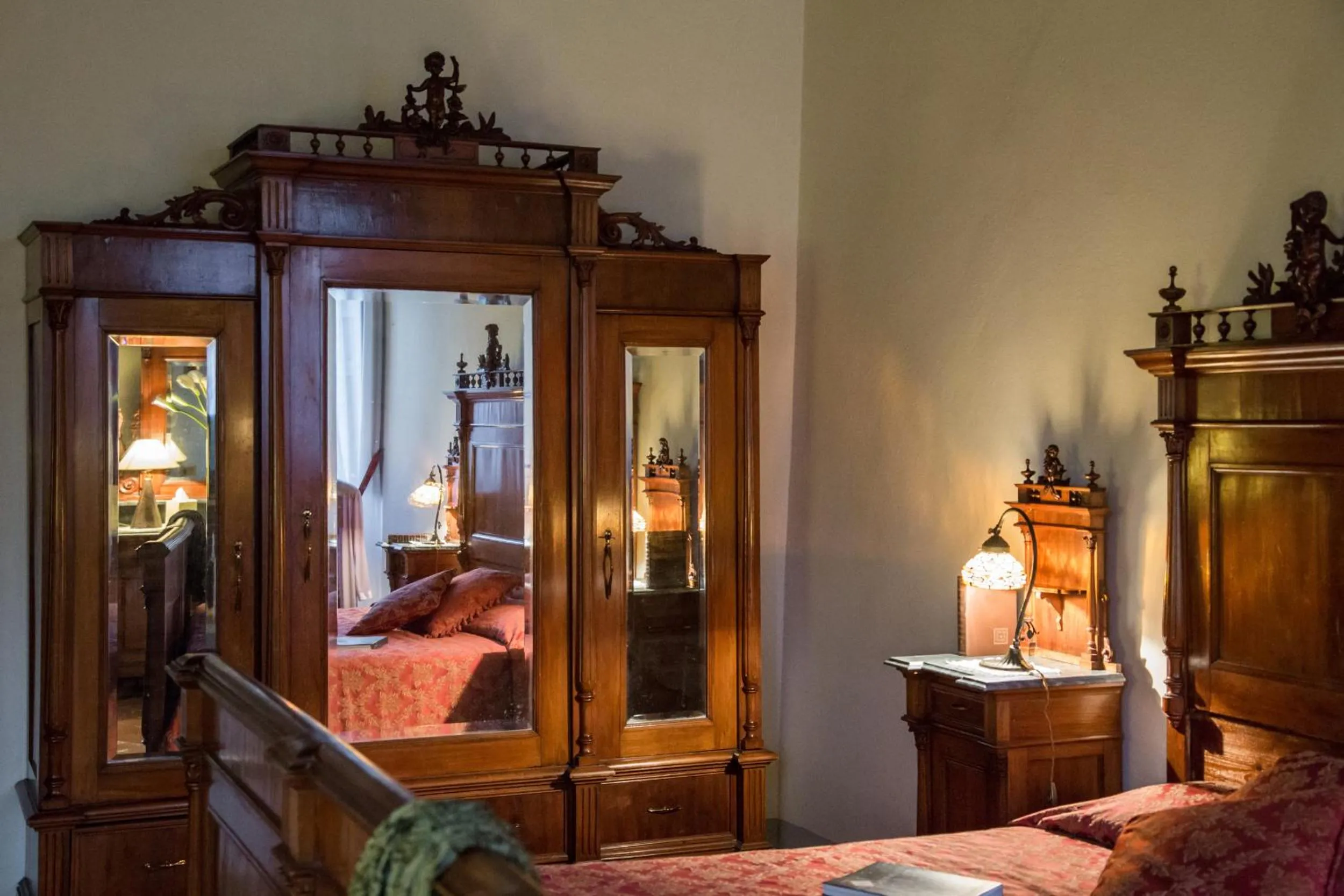 Decorative detail, Bed in Villa Campestri Olive Oil Resort