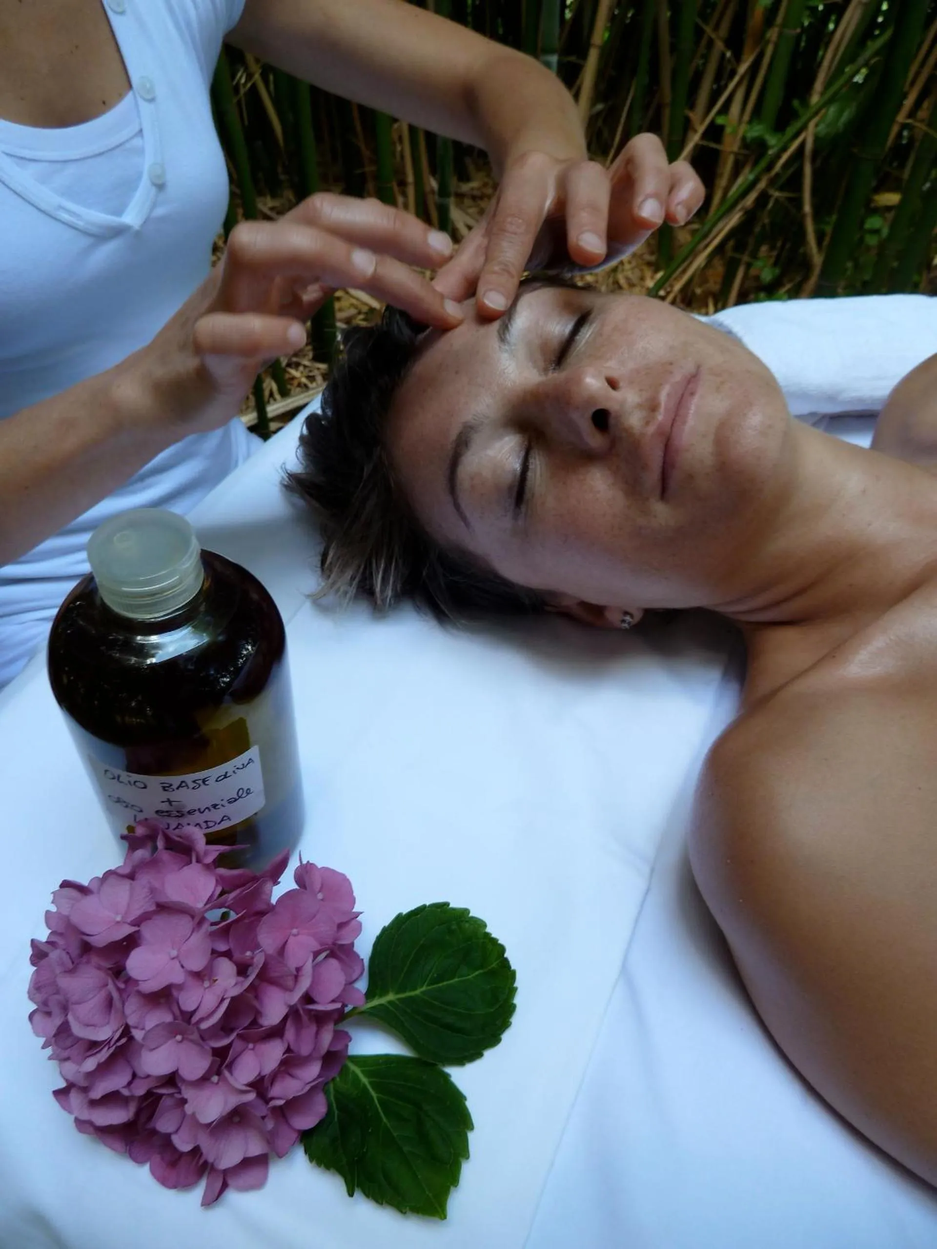 Massage in Villa Campestri Olive Oil Resort