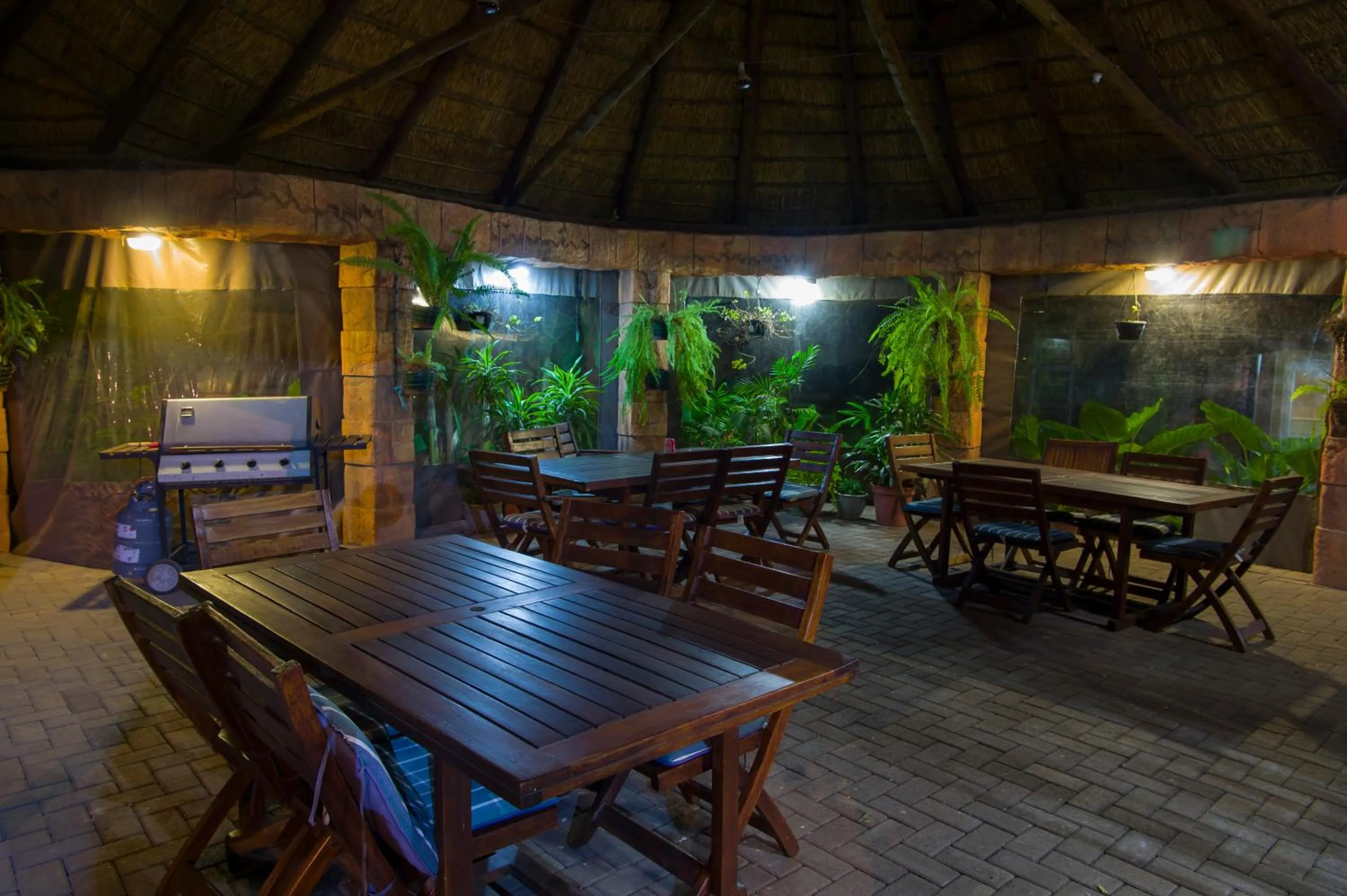 BBQ facilities in Bayswater Lodge