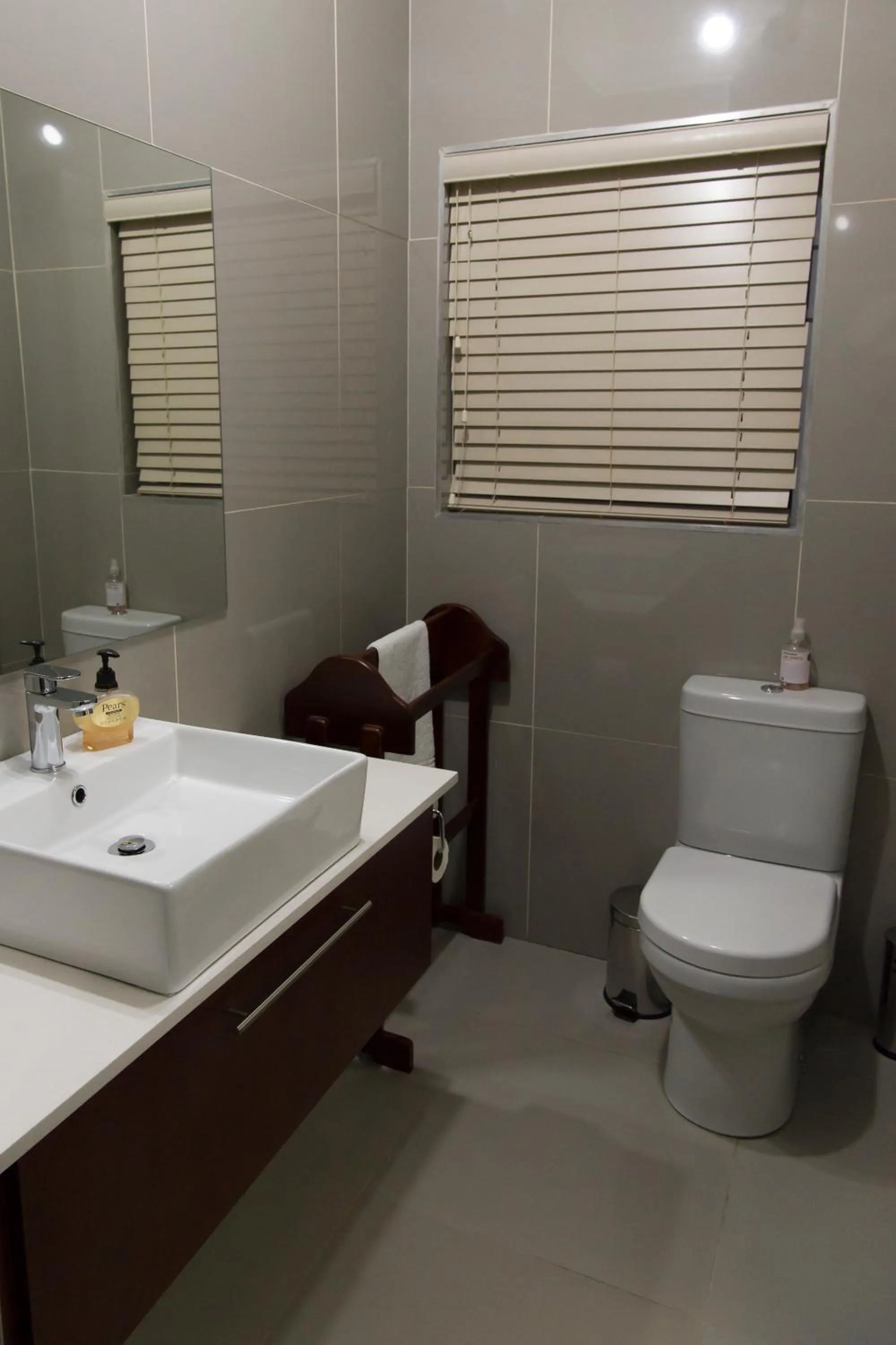 Shower in Bayswater Lodge