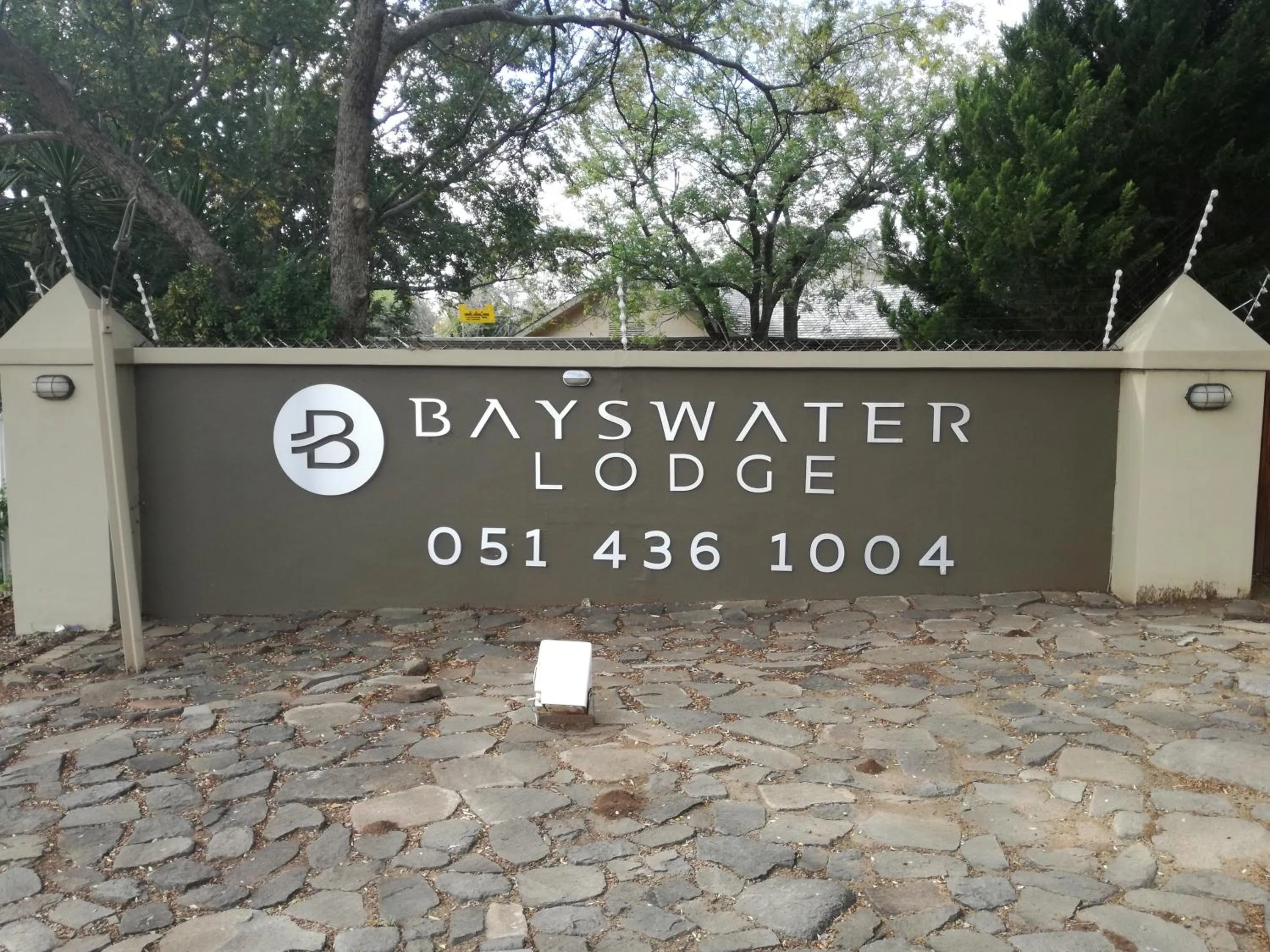 Facade/entrance in Bayswater Lodge