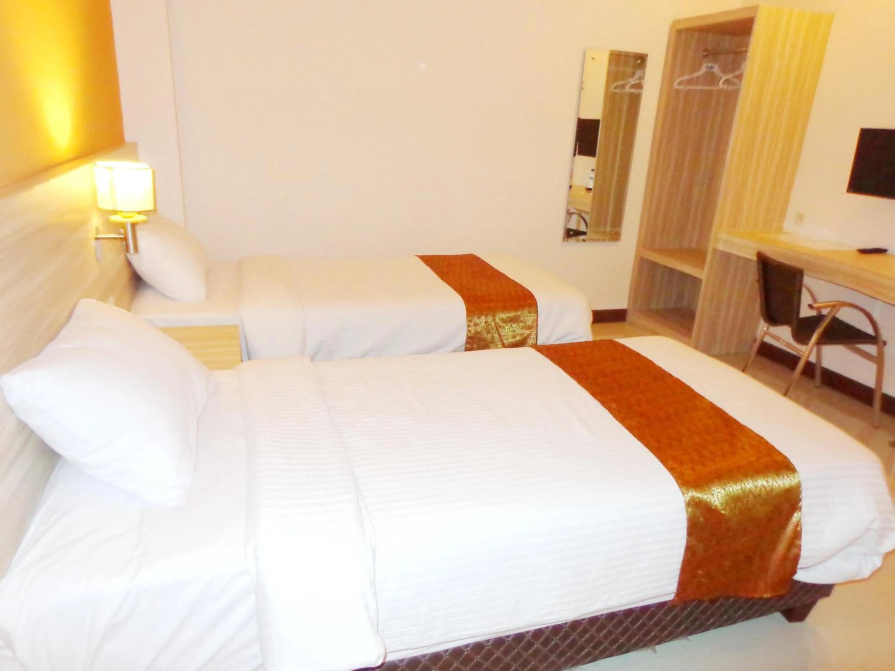 Photo of the whole room in Frank's Hotel