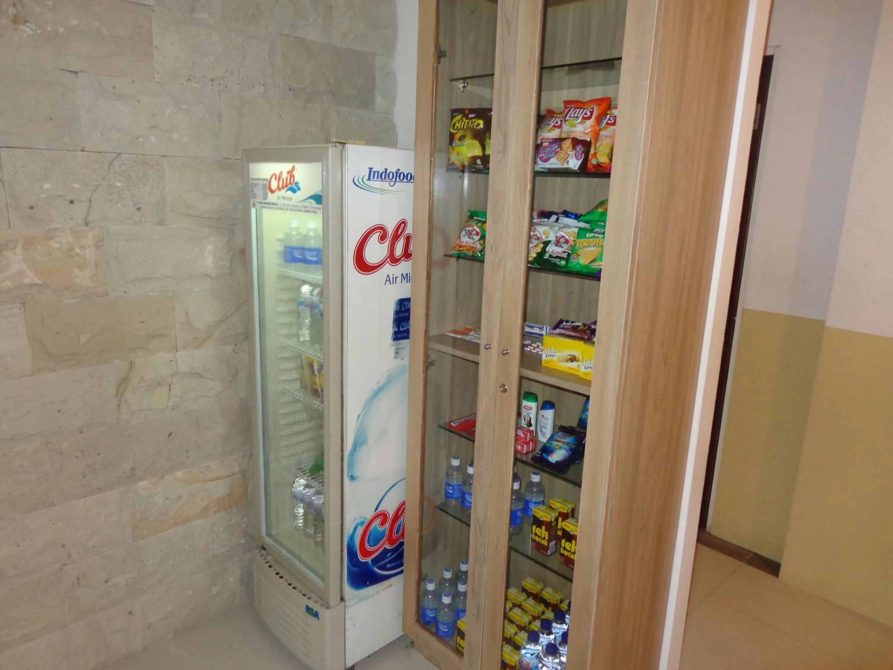 Restaurant/places to eat in Frank's Hotel