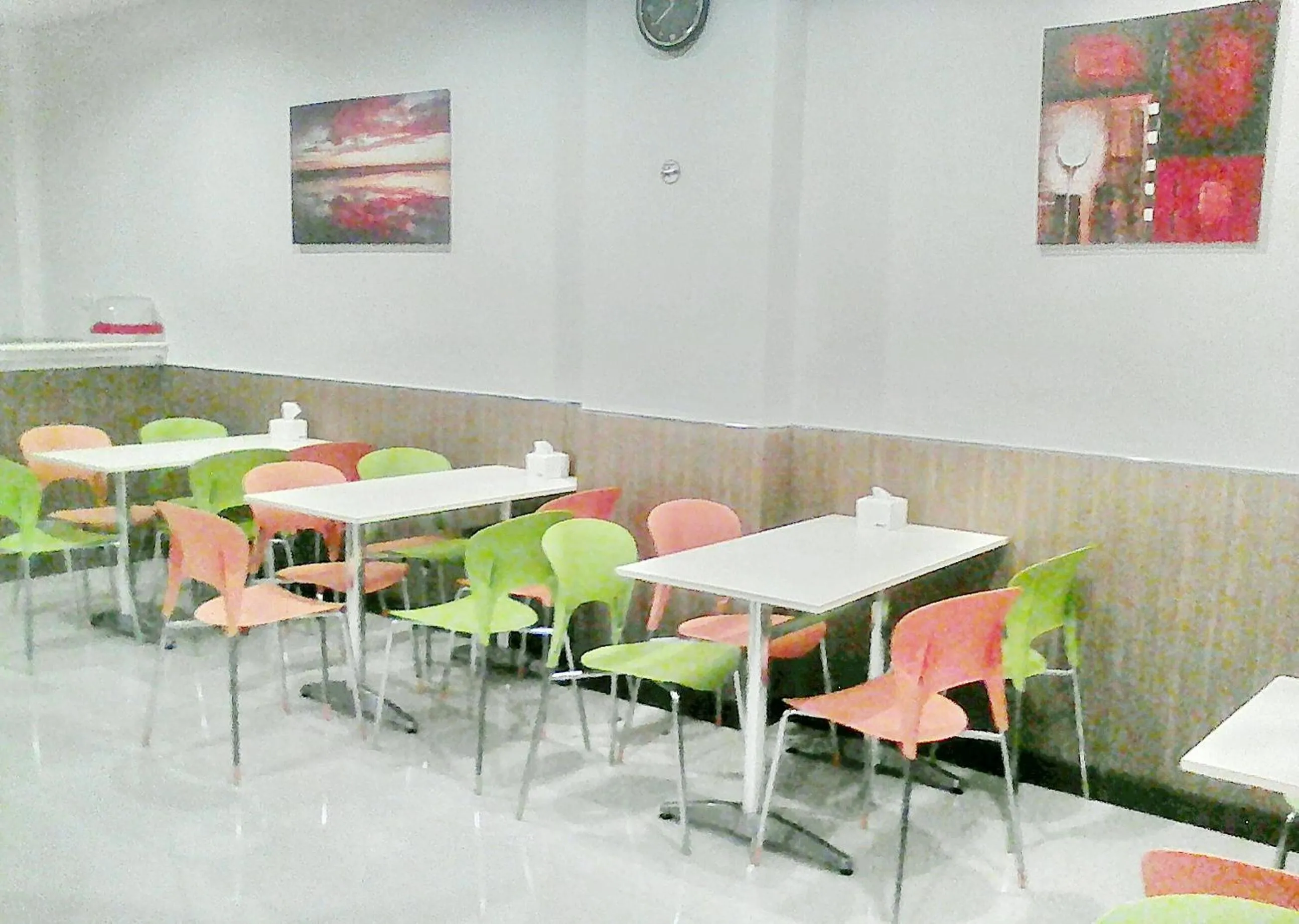 Restaurant/places to eat in Frank's Hotel