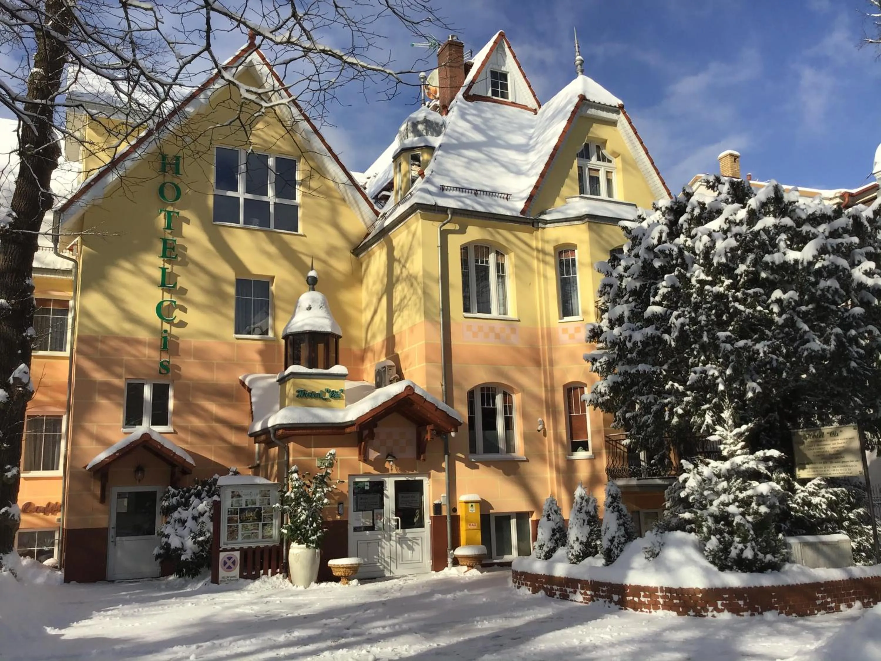 Property building in Hotel Cis