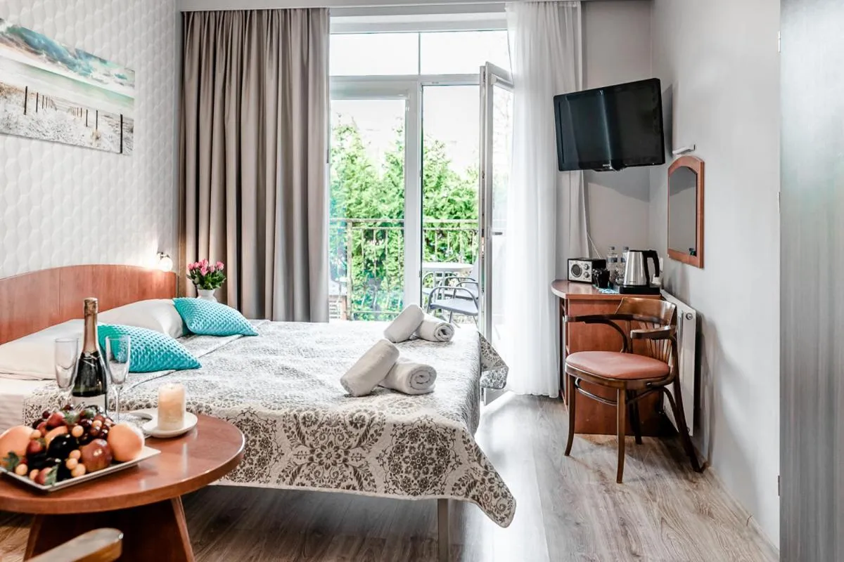 Photo of the whole room, Bed in Hotel Cis