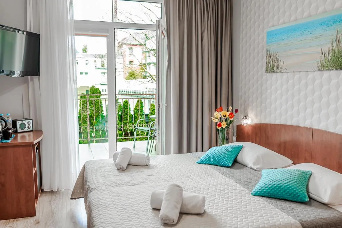 Other, Bed in Hotel Cis