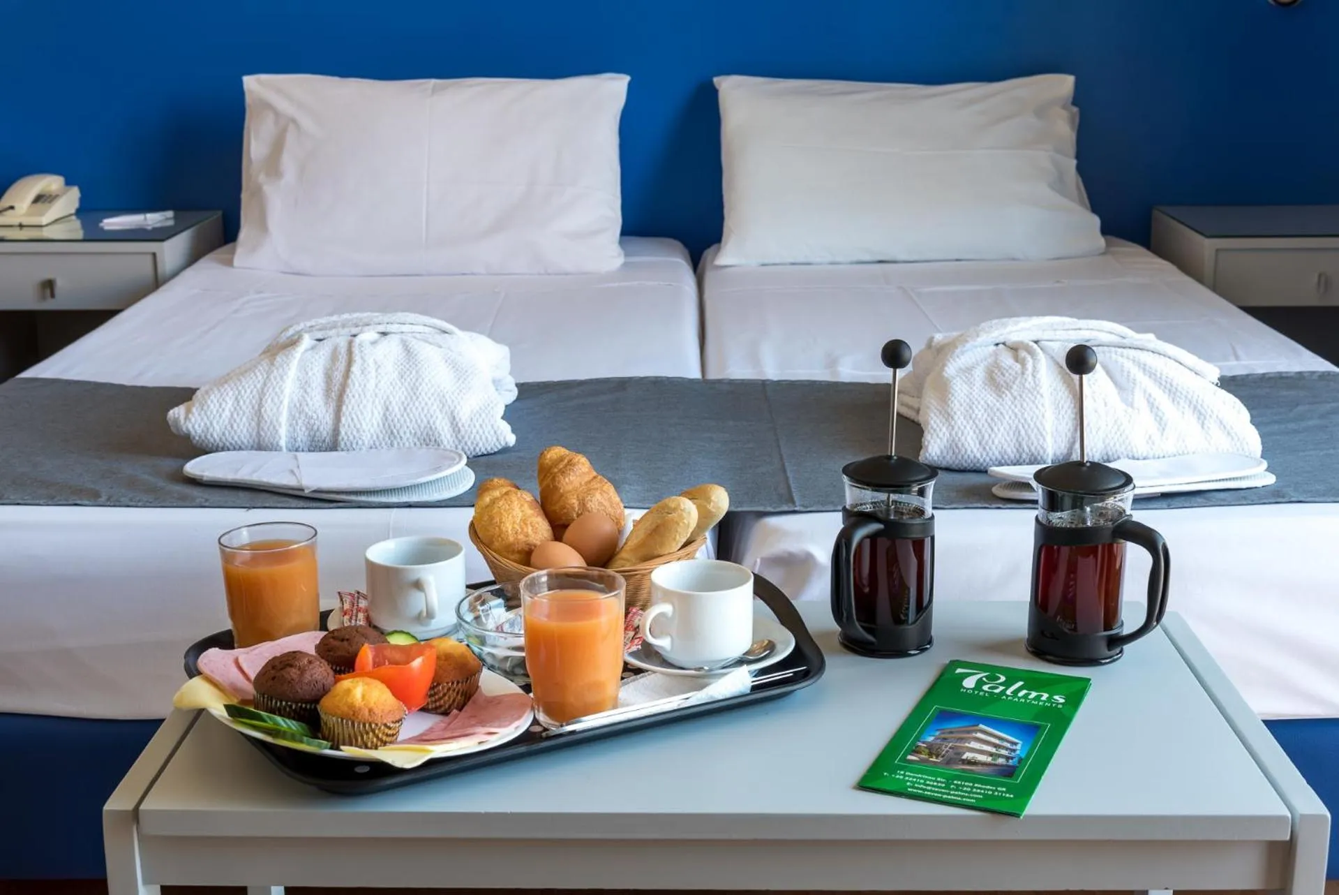 Continental breakfast, Bed in 7Palms