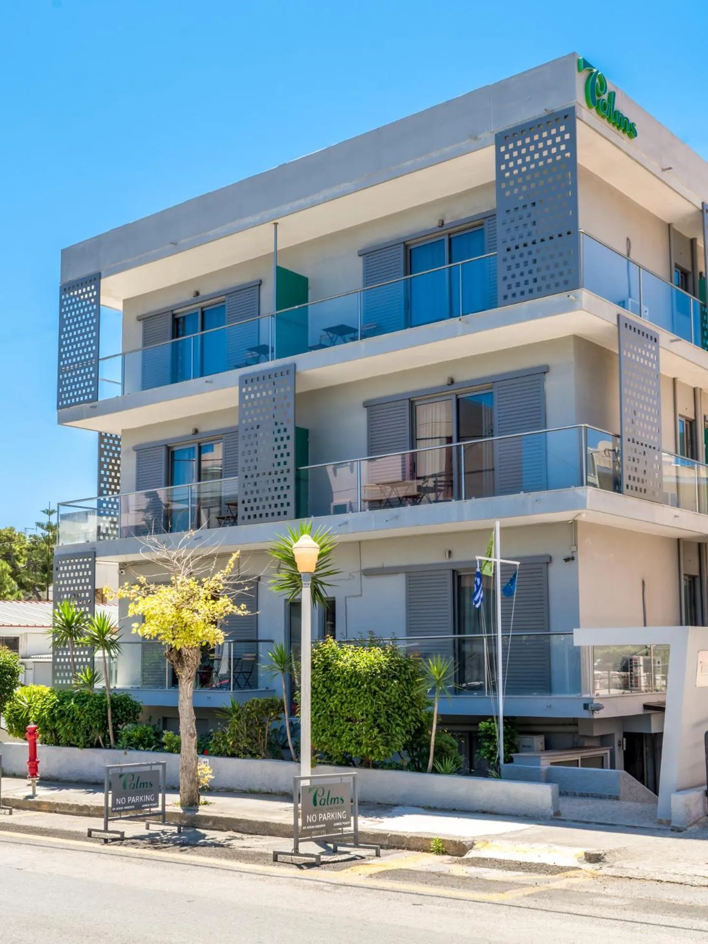 Facade/entrance in 7Palms