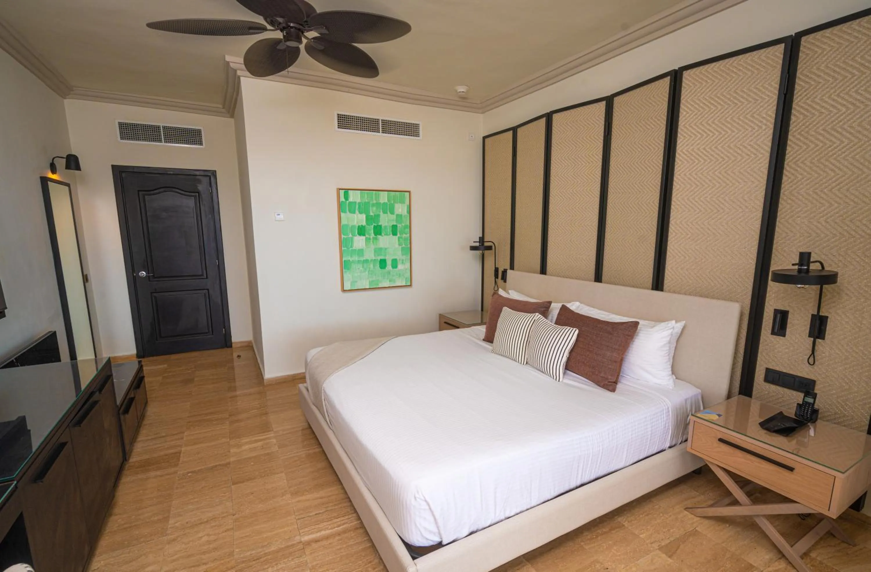 Bedroom, Bed in Grand Palladium Jamaica Resort & Spa All Inclusive