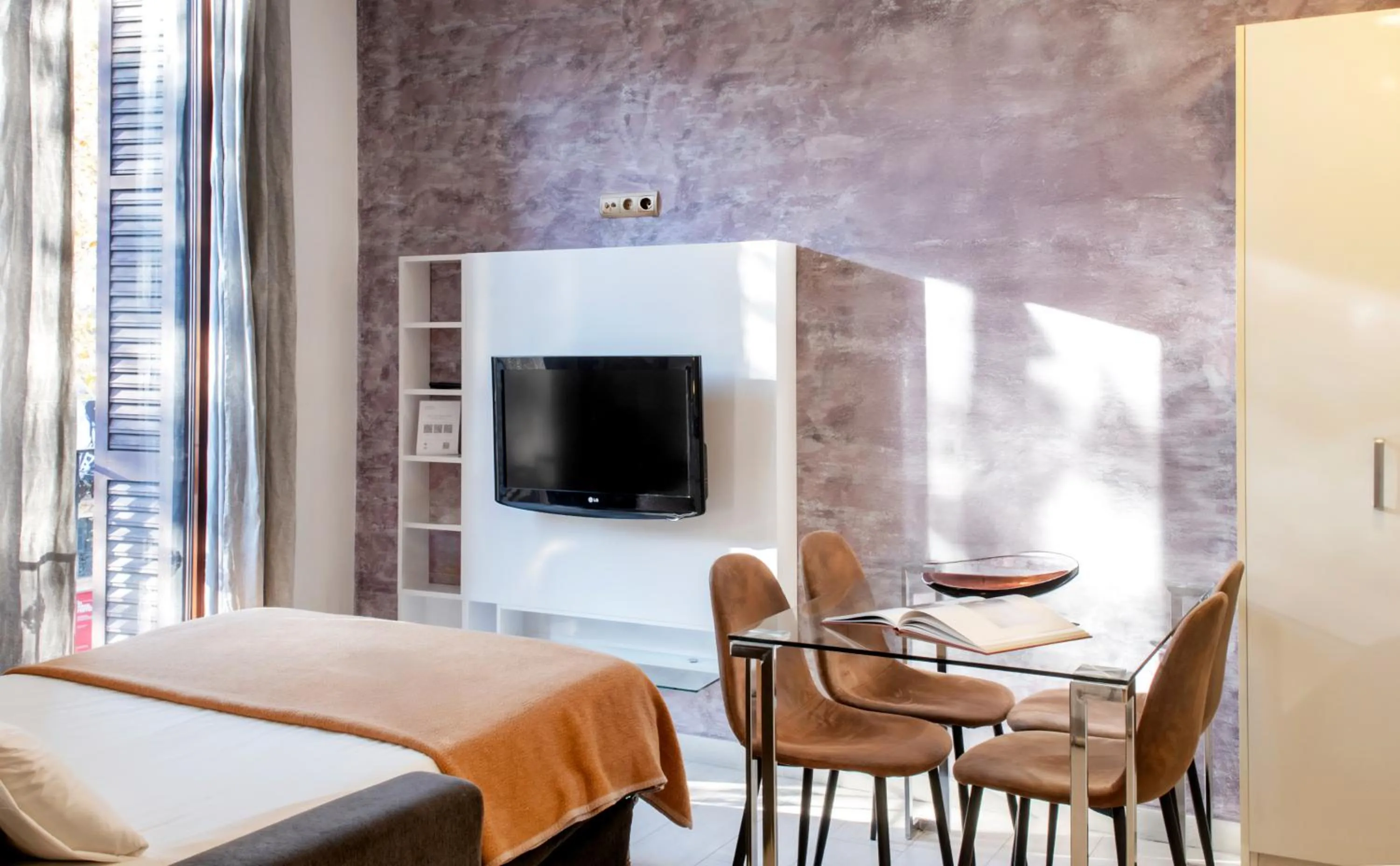 Bed in Aparthotel Rambla108