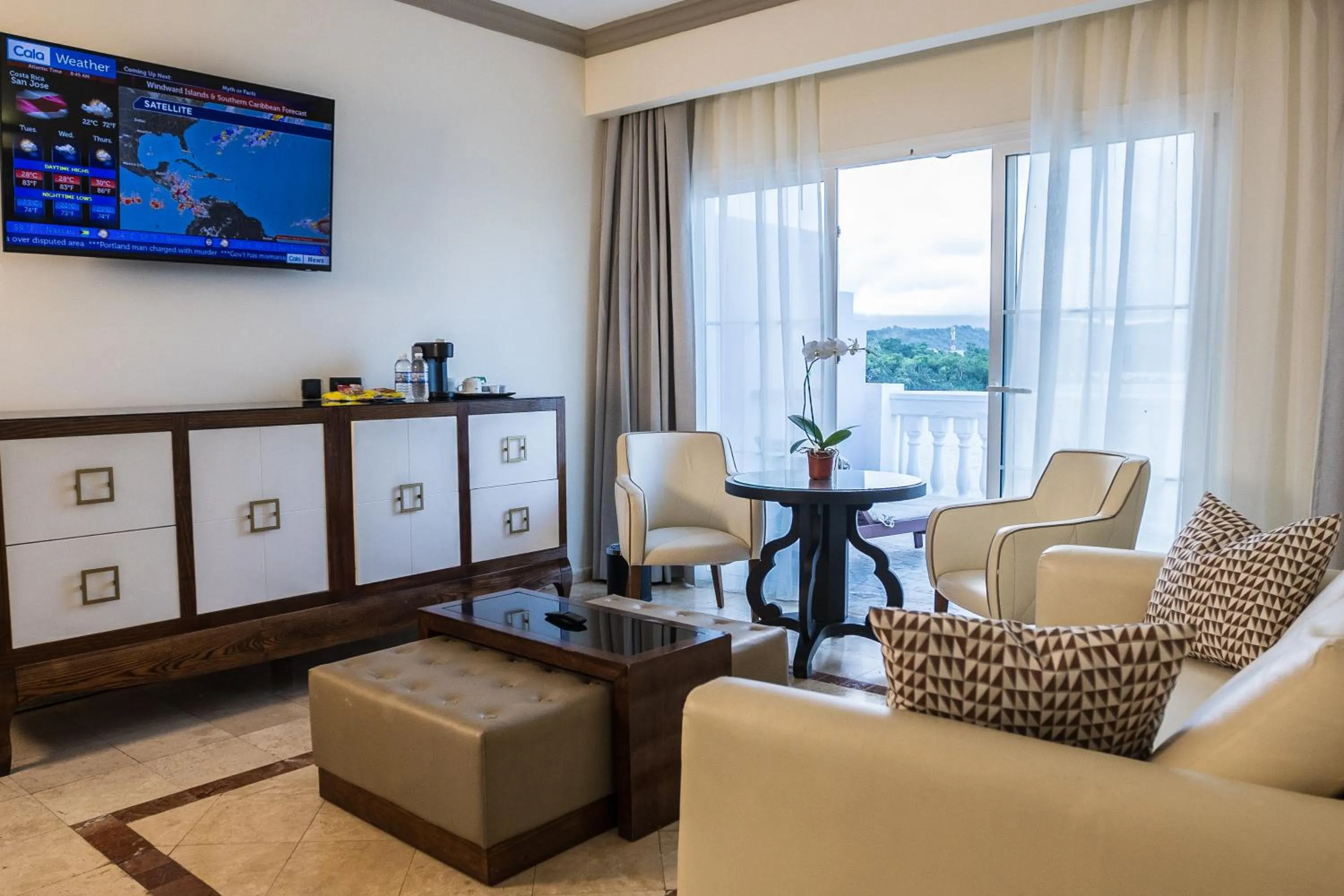 Living room in Grand Palladium Lady Hamilton Resort & Spa - All Inclusive