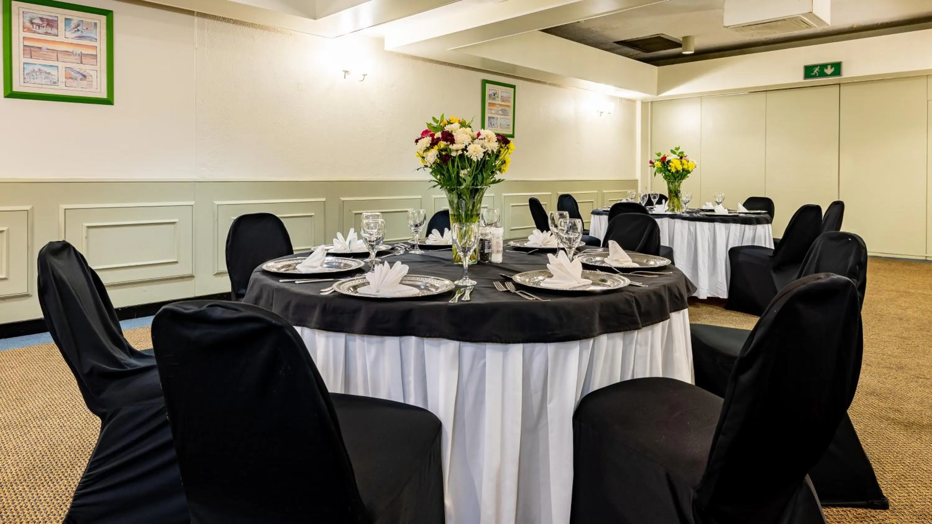 Banquet/Function facilities in African Sky Harrismith Inn