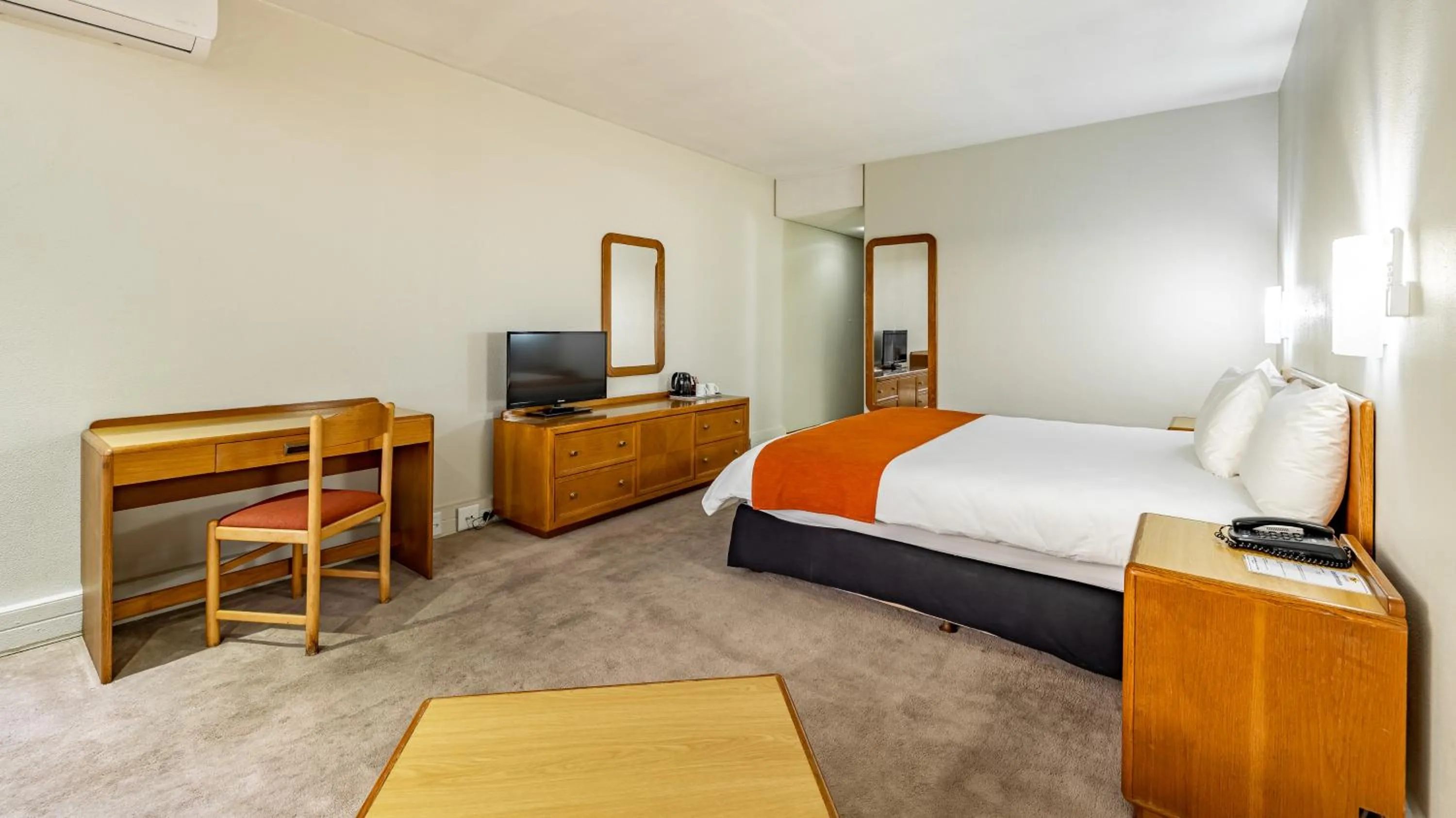 Bed in African Sky Harrismith Inn