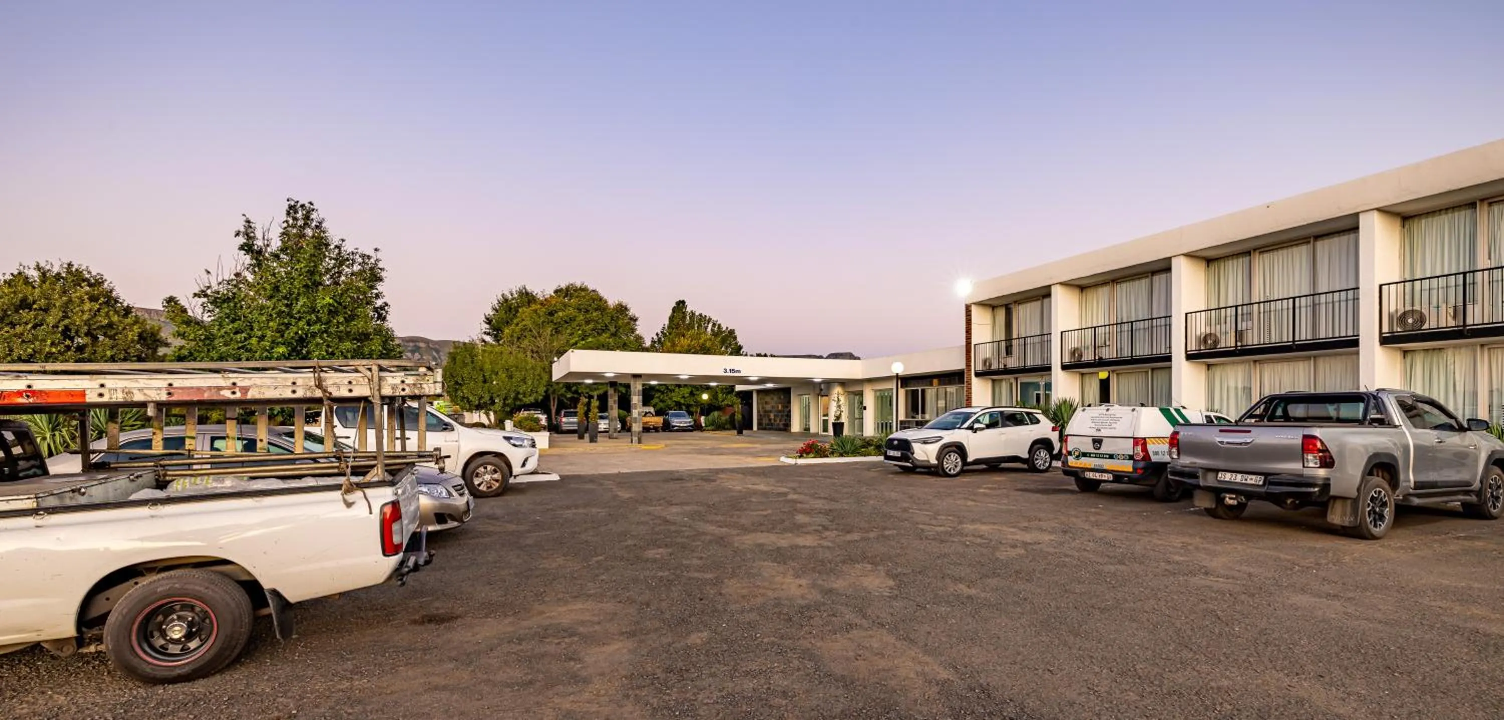 Parking in African Sky Harrismith Inn