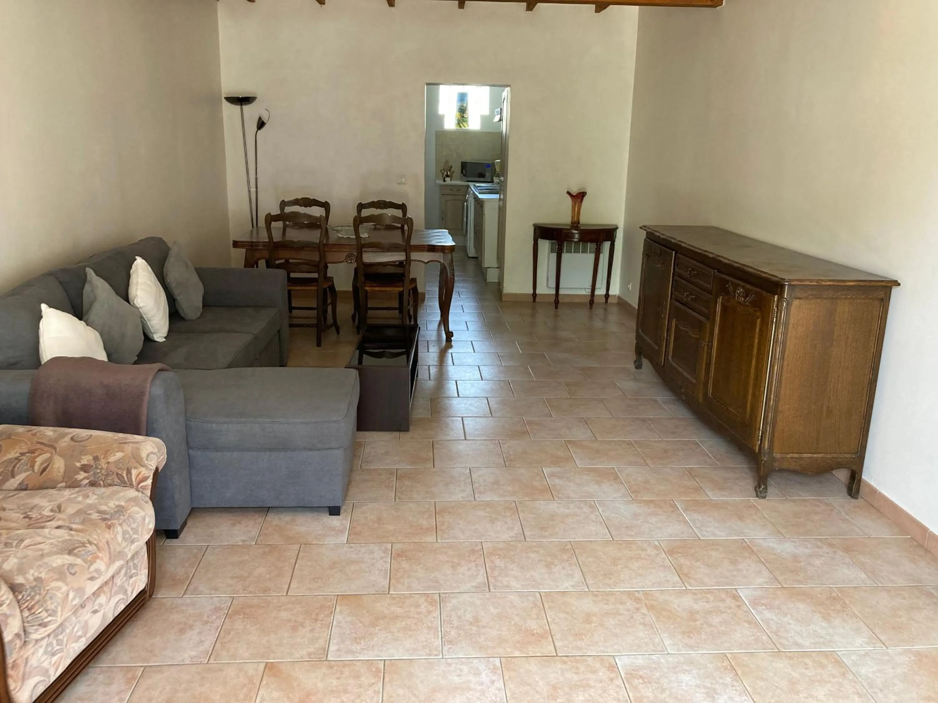 Seating area in Auberge Les Olivades