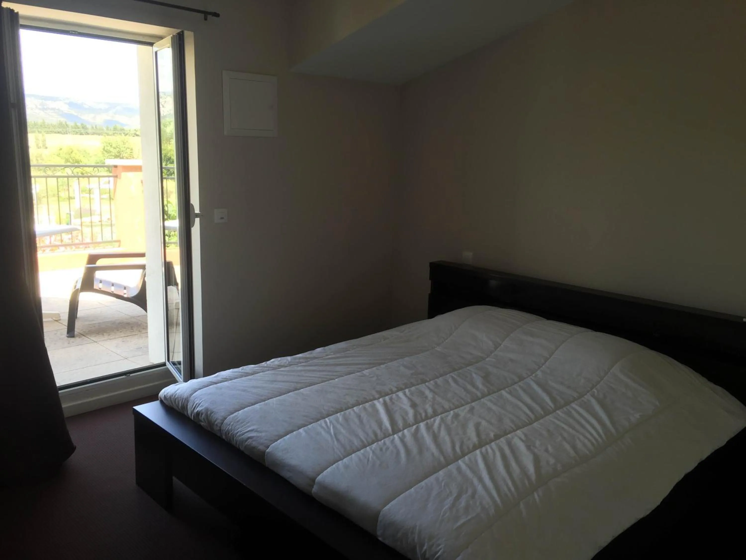 Balcony/Terrace, Bed in Auberge Les Olivades